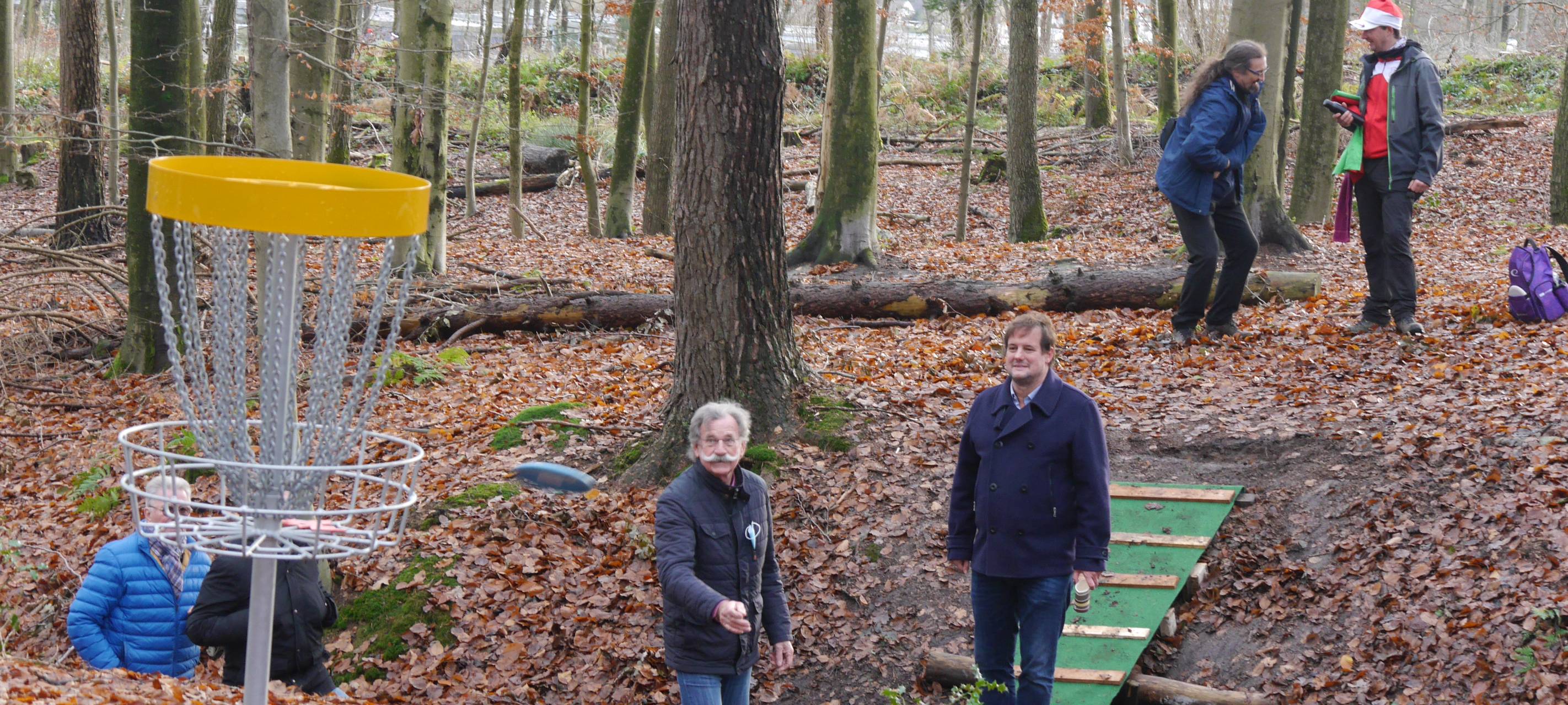 Disc-Golf Parcour in Iserlohn bei der Eröffnung.