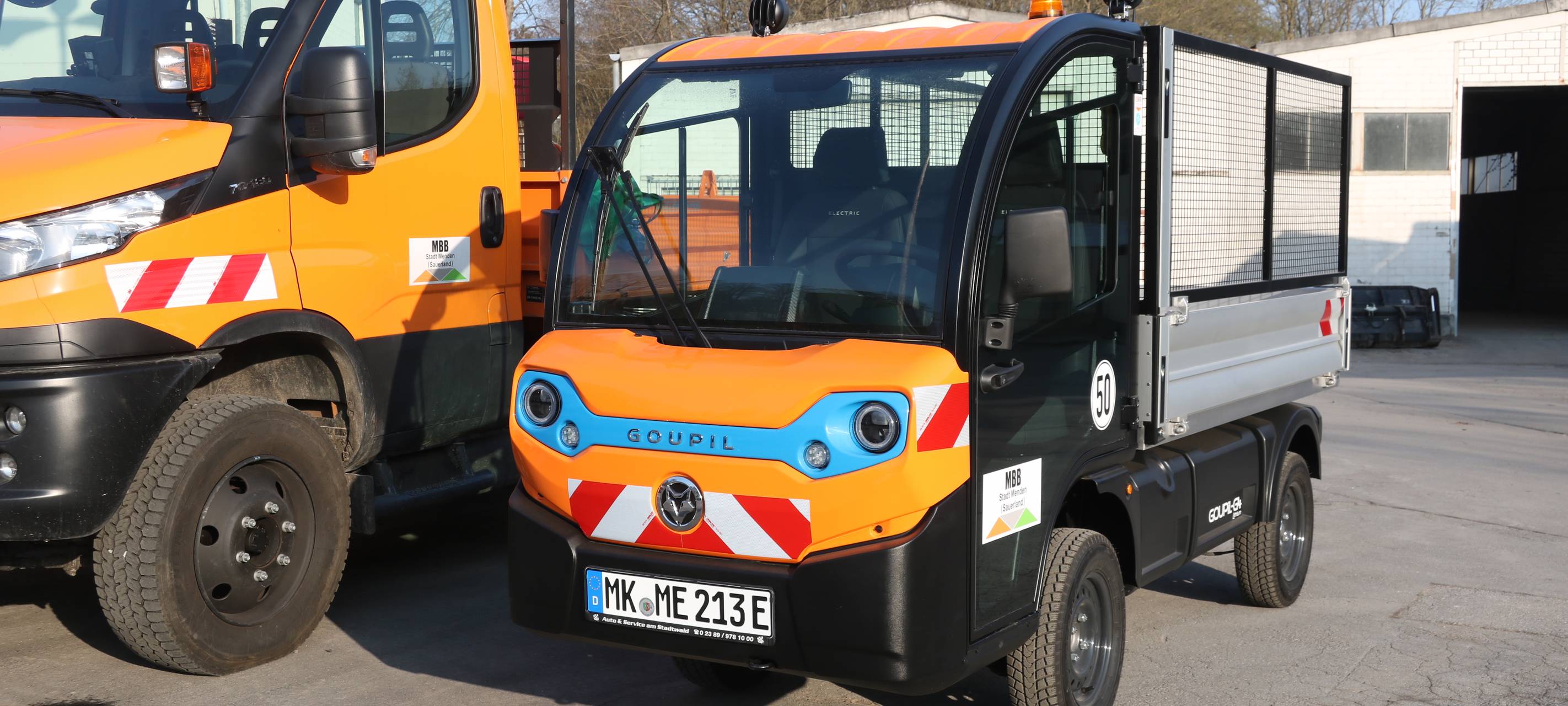 Menden: Schmalspurkipper auf Friedhöfen