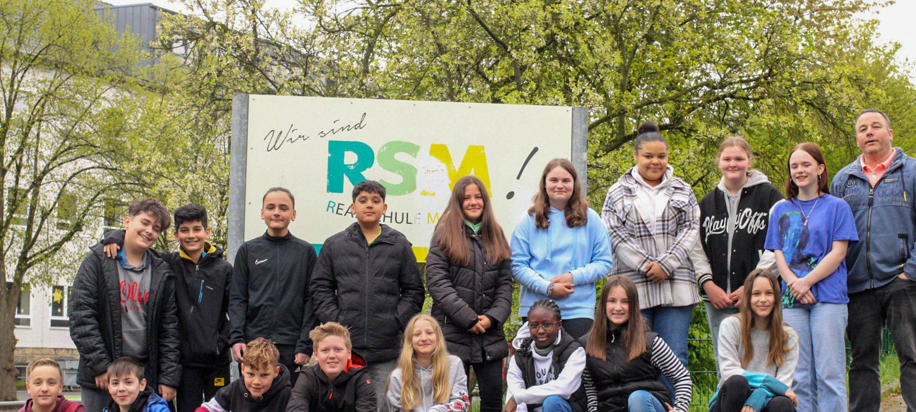 Sponsoren gesucht: Realschule Menden will "nach Kiew laufen"