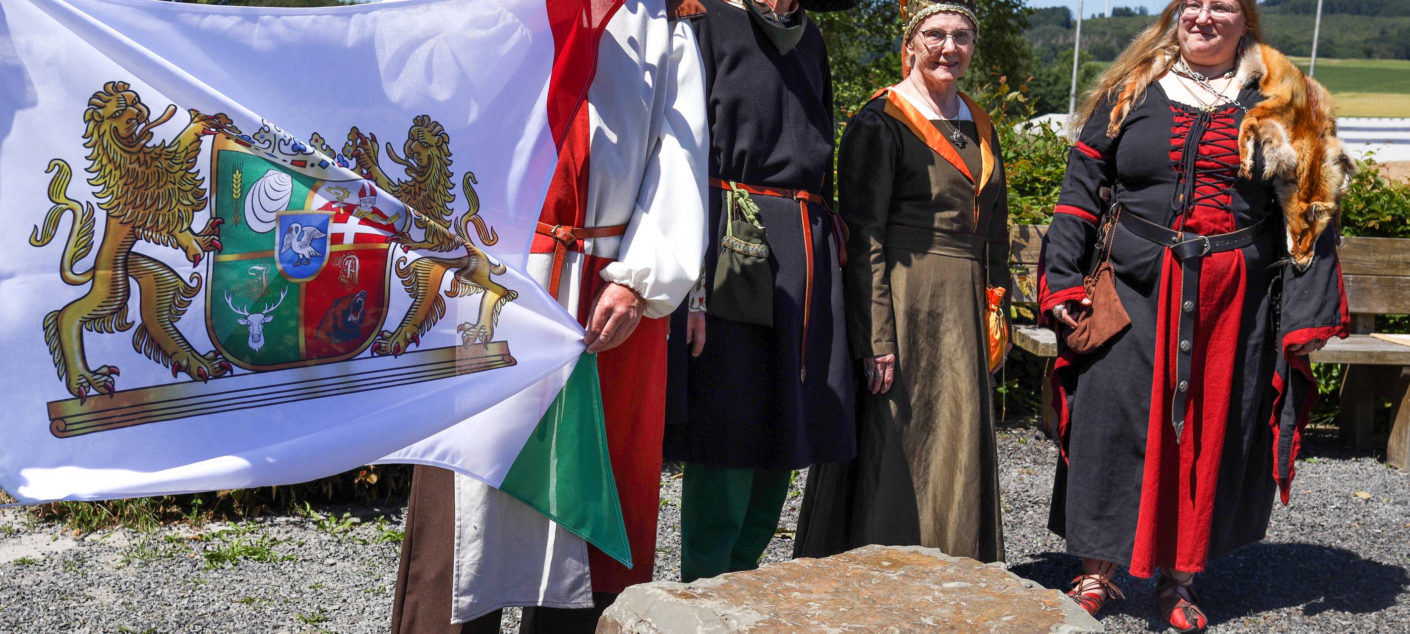 Mittelalterliche Hochzeit auf der Motte in Neuenrade