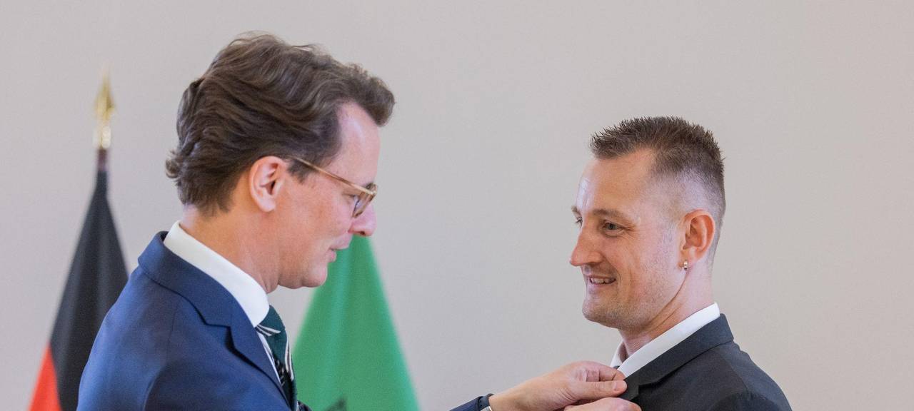 Ehrung: Kranfahrer aus Halver rettete Mädchen aus der Flut