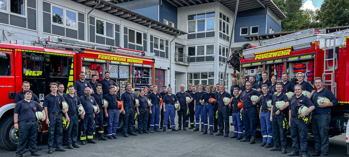 41 Feuerwehrleute haben ihre Grundausbildung bestanden