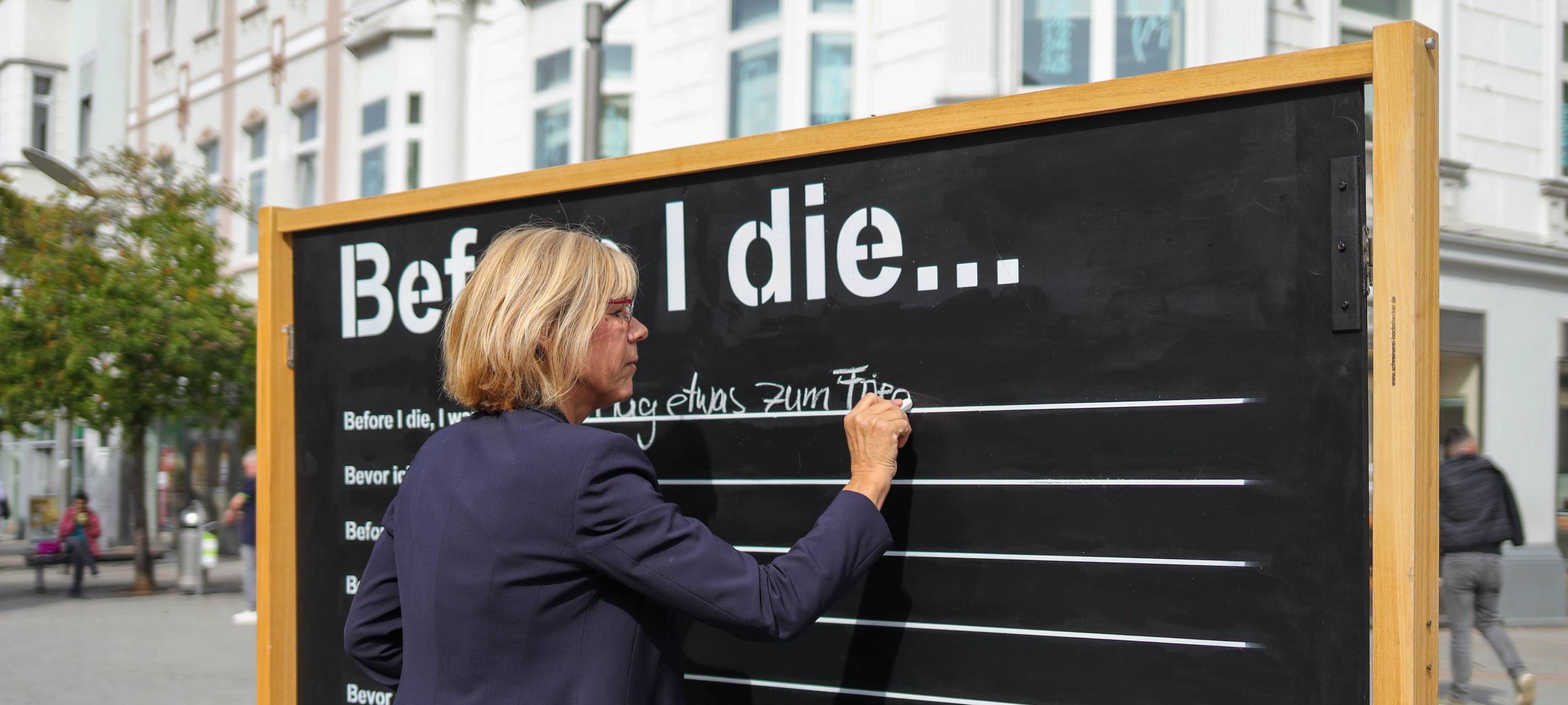 Kunstaktion in Iserlohn auf dem alten Rathausplatz