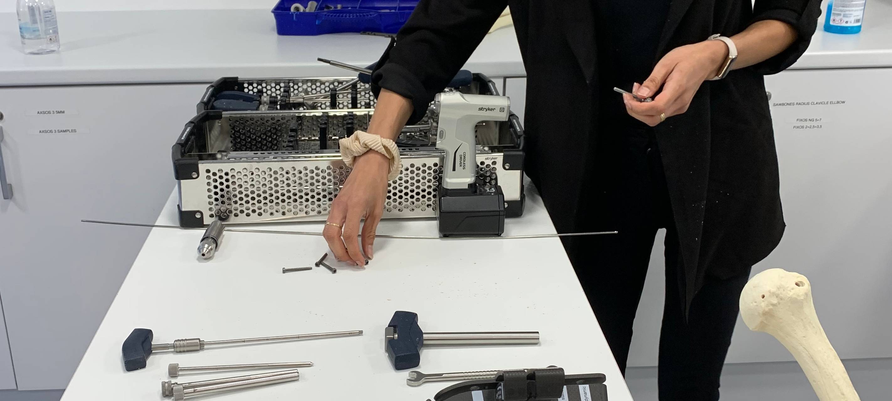 Bohren, Sägen und Schauben - Chirurgen im "Trauma Truck"