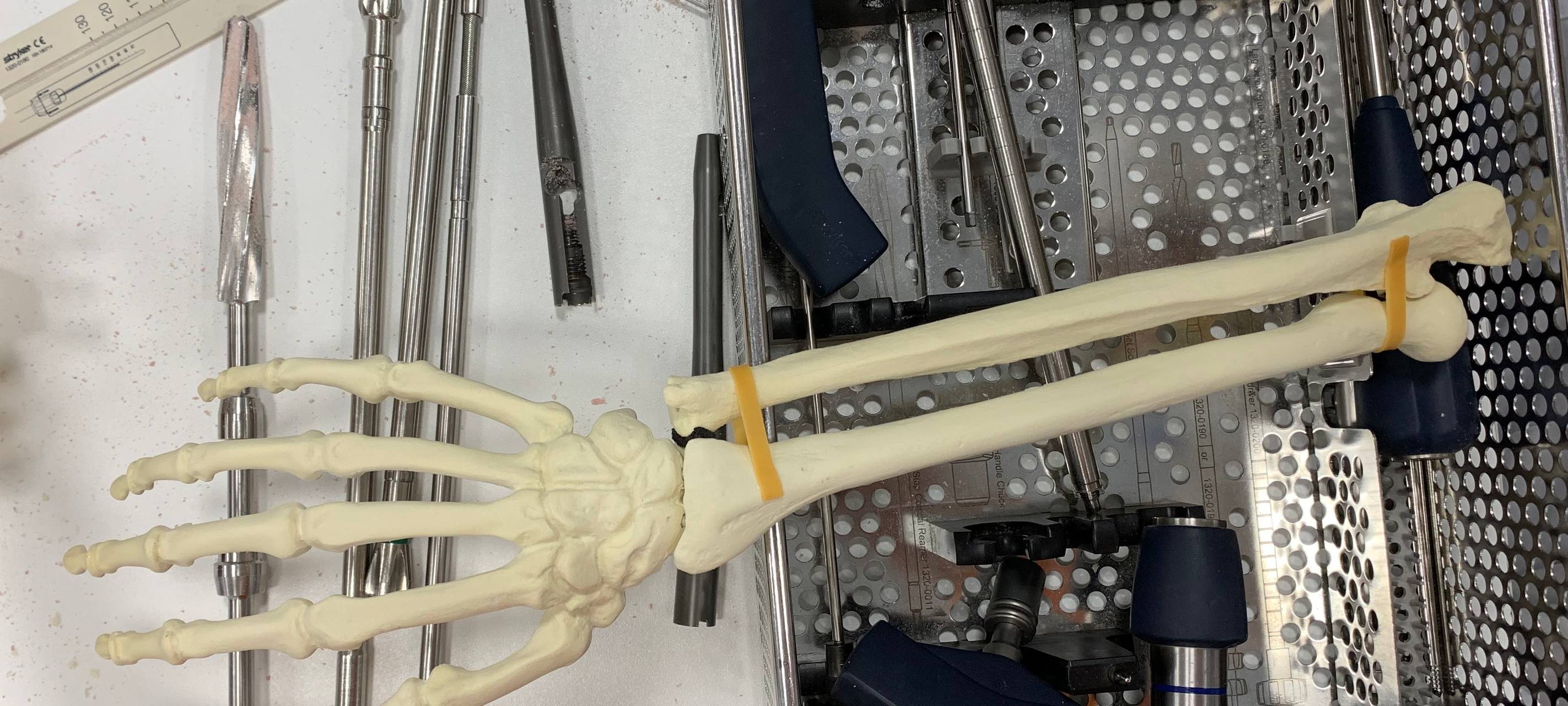 Bohren, Sägen und Schauben - Chirurgen im "Trauma Truck"