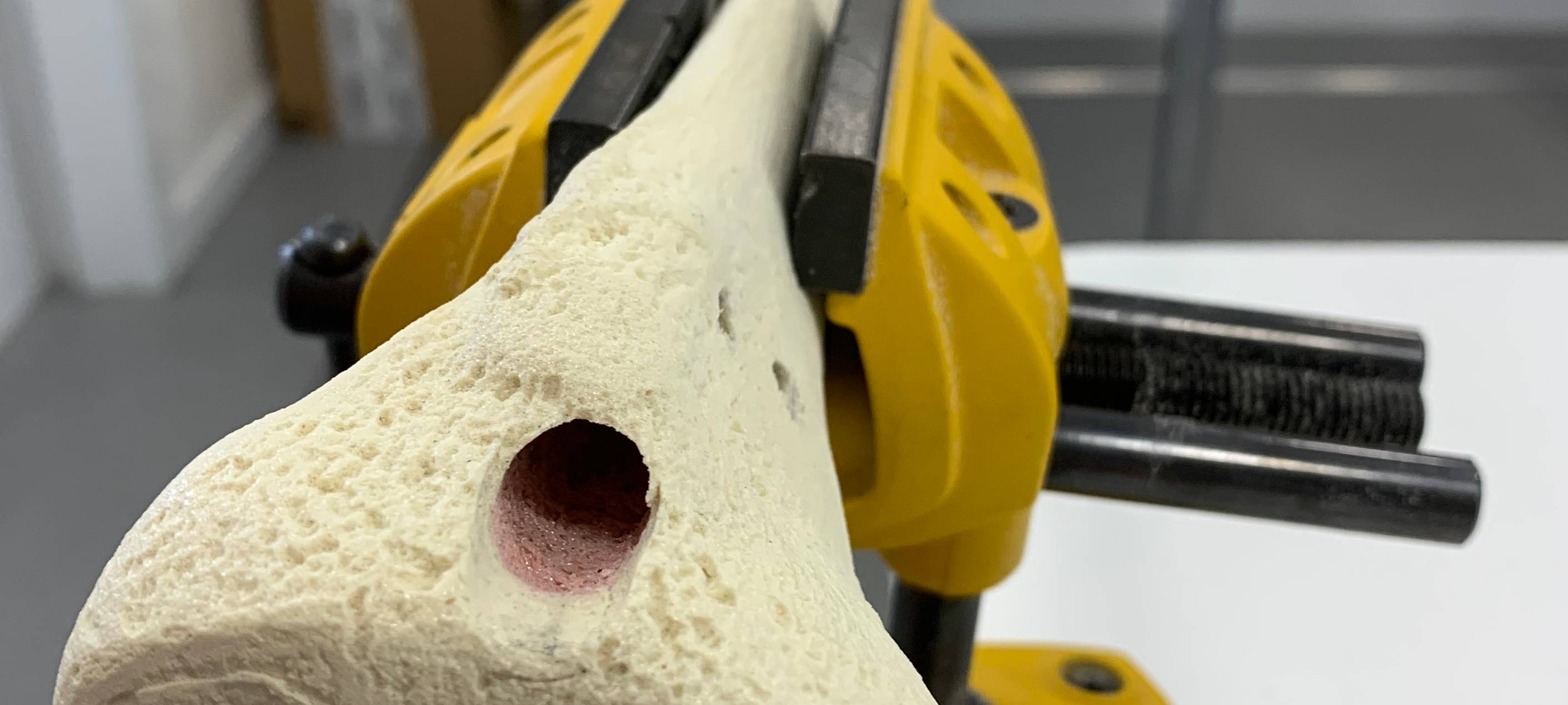 Bohren, Sägen und Schauben - Chirurgen im "Trauma Truck"