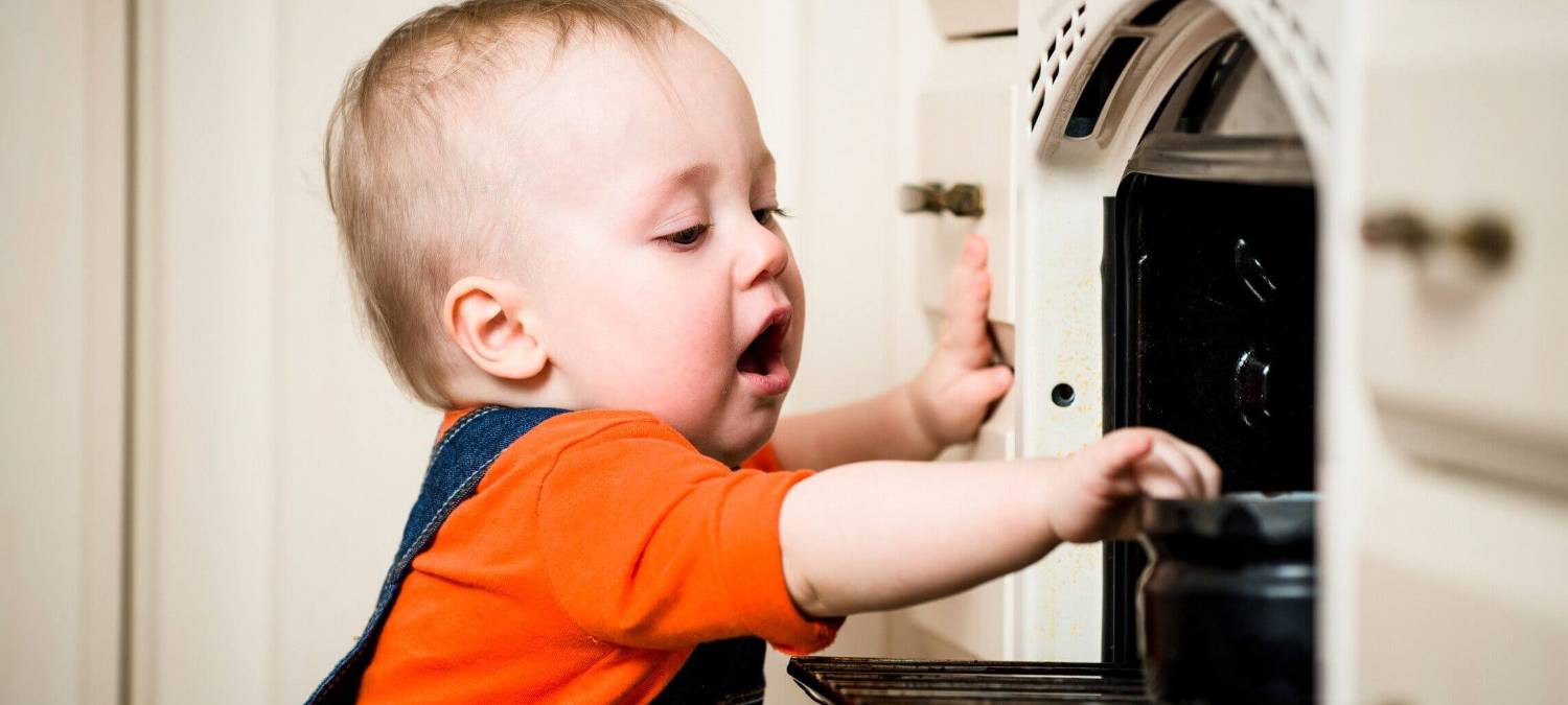 AOK im MK warnt vor Verbrennungen bei Kleinkindern