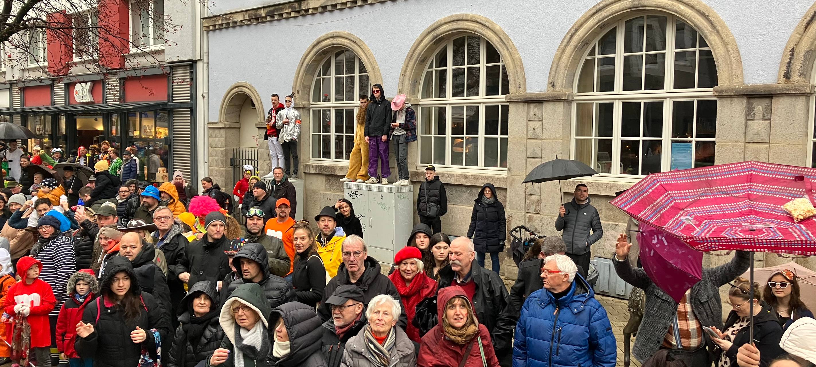 Friedlicher Karnevalszug in Menden