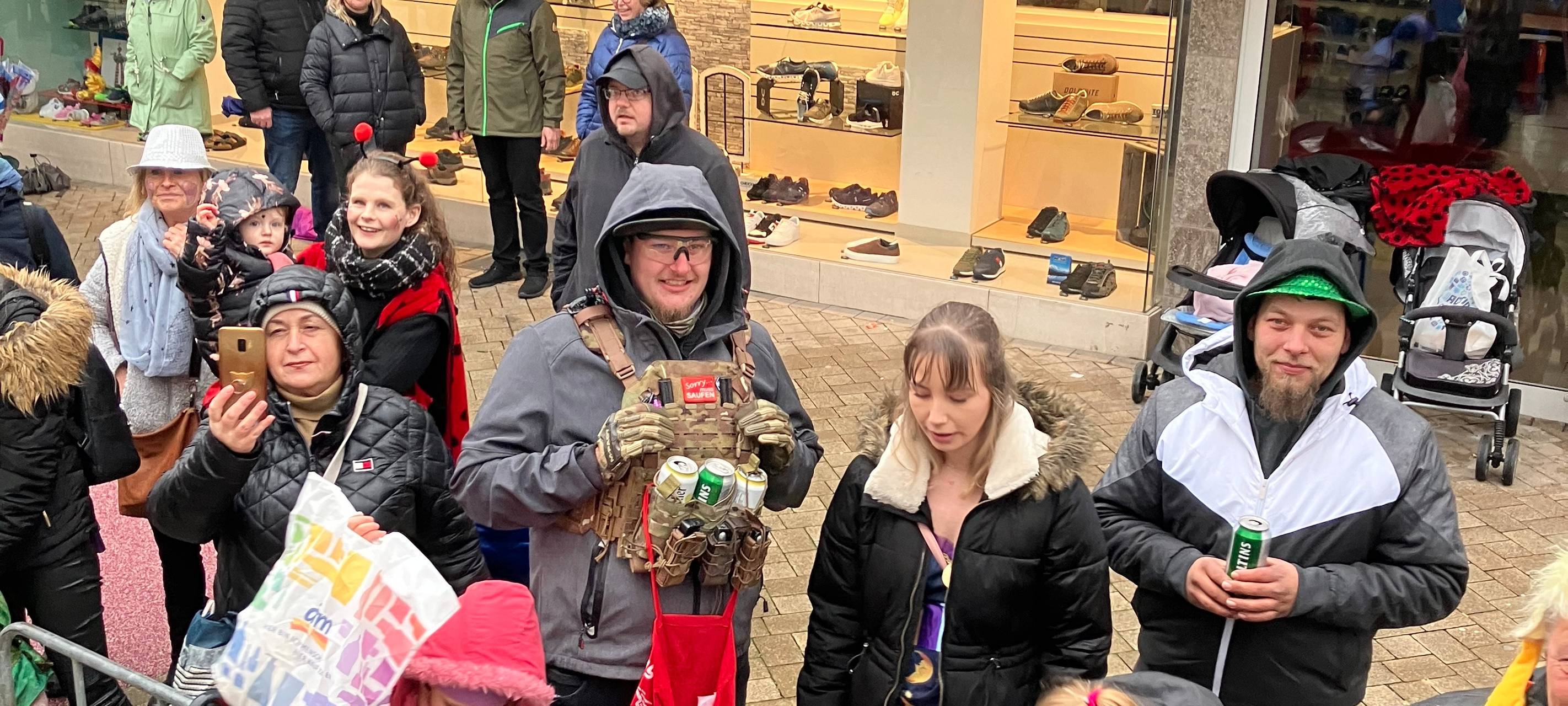 Friedlicher Karnevalszug in Menden