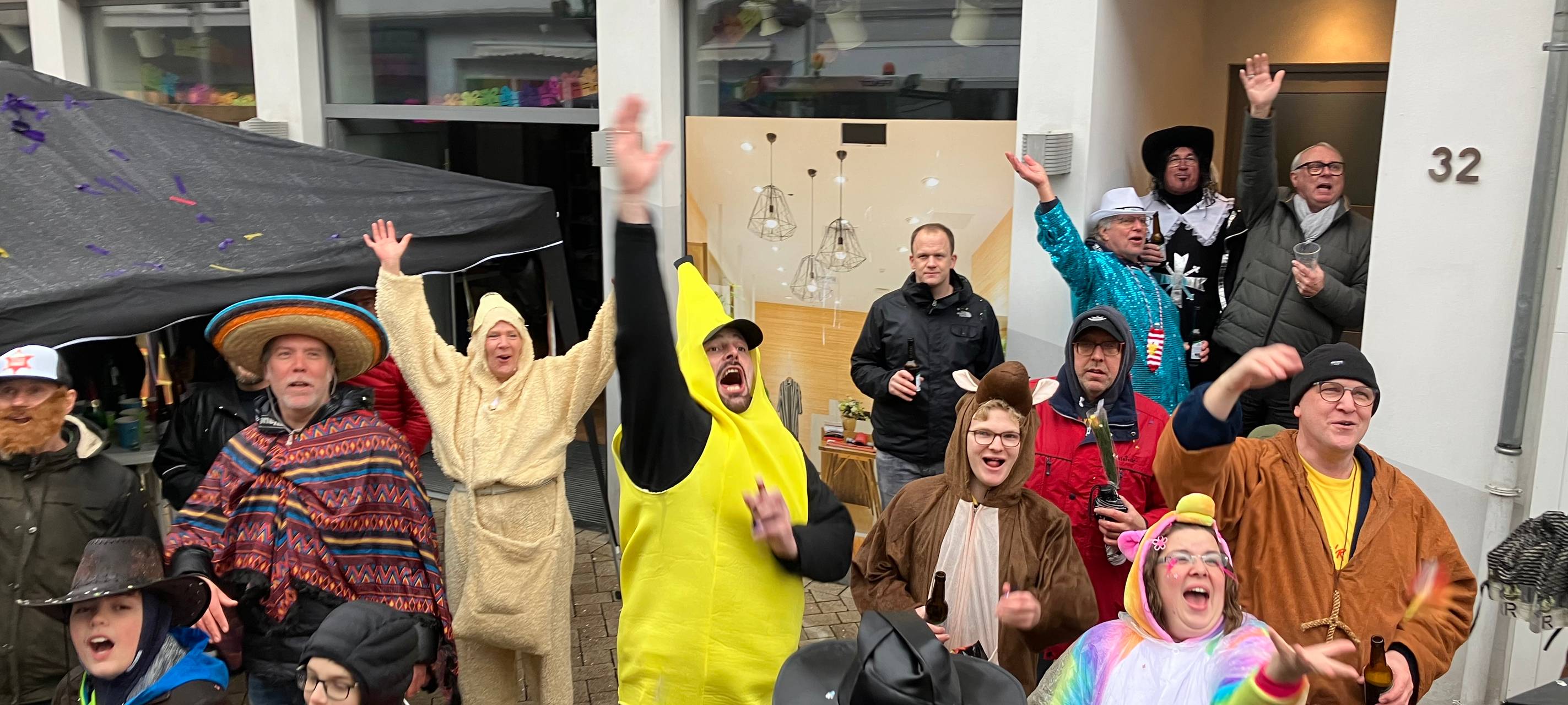 Friedlicher Karnevalszug in Menden
