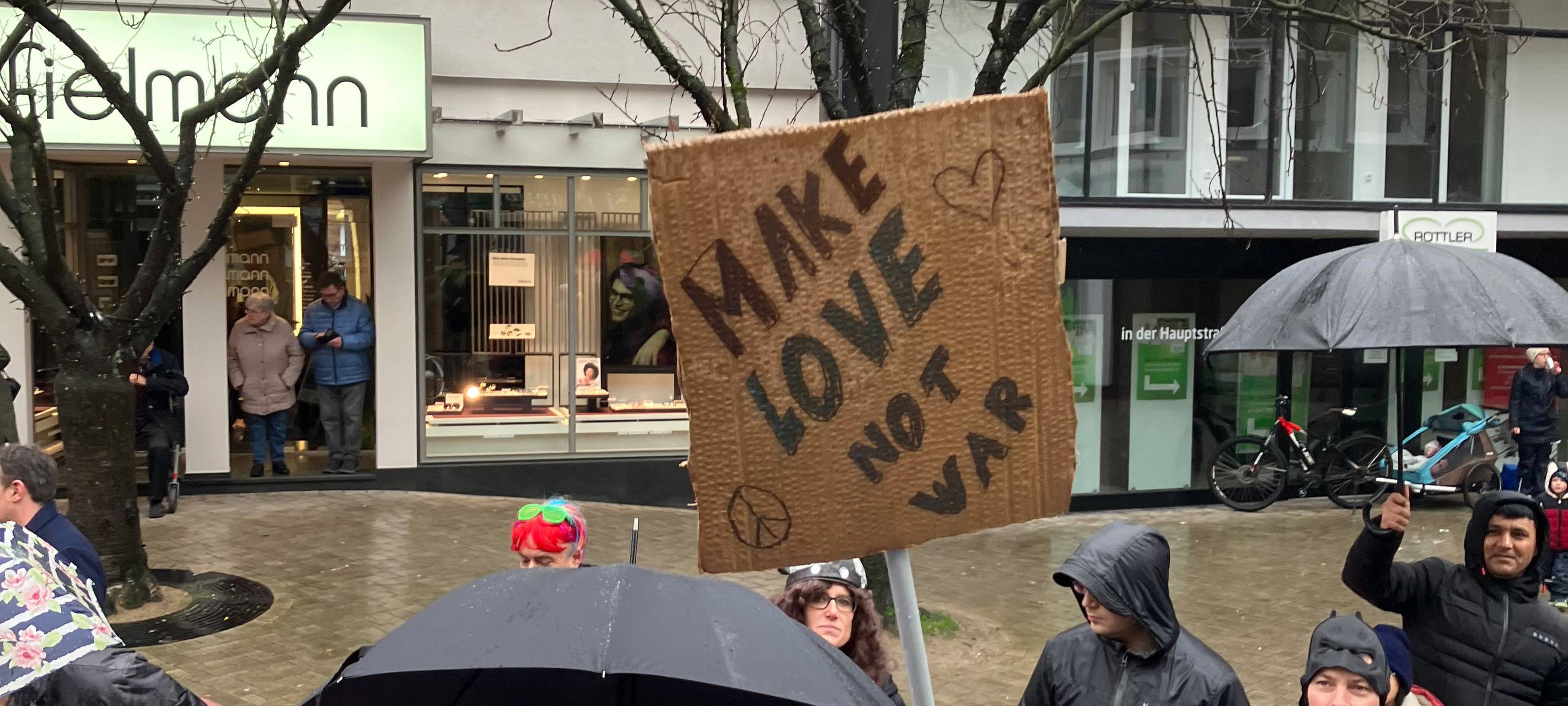 Friedlicher Karnevalszug in Menden