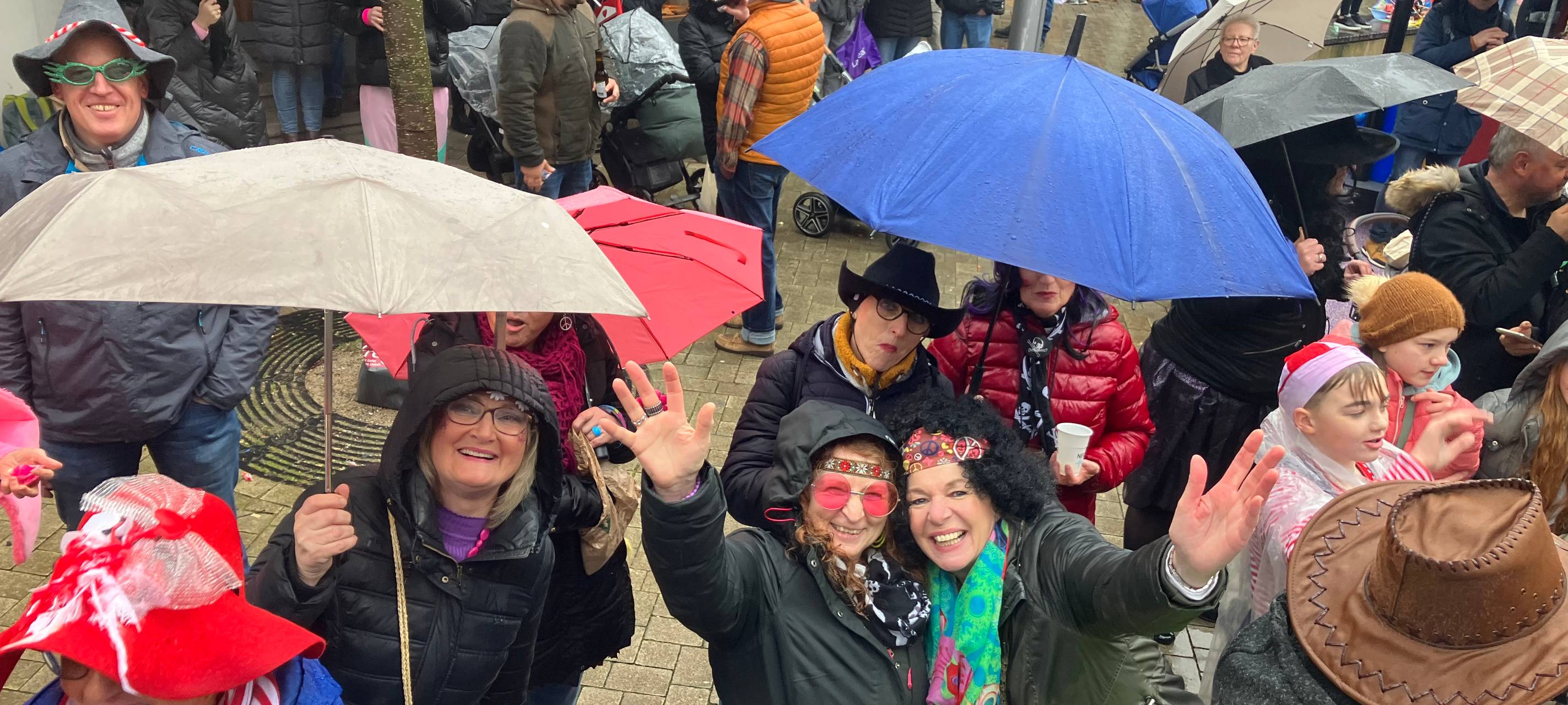 Friedlicher Karnevalszug in Menden