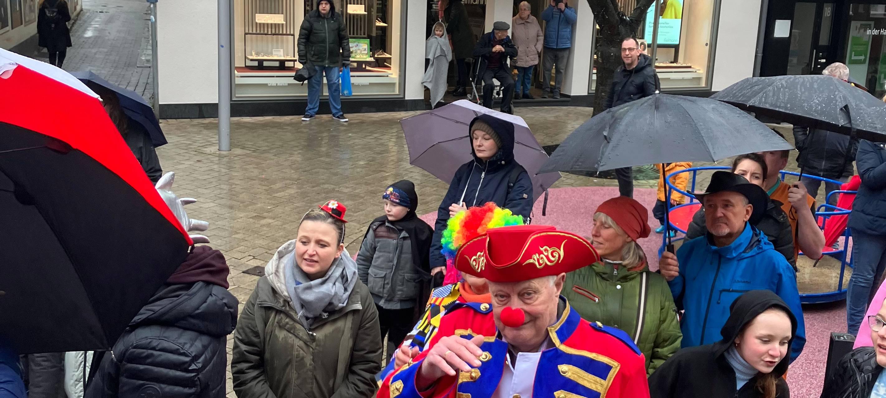 Friedlicher Karnevalszug in Menden