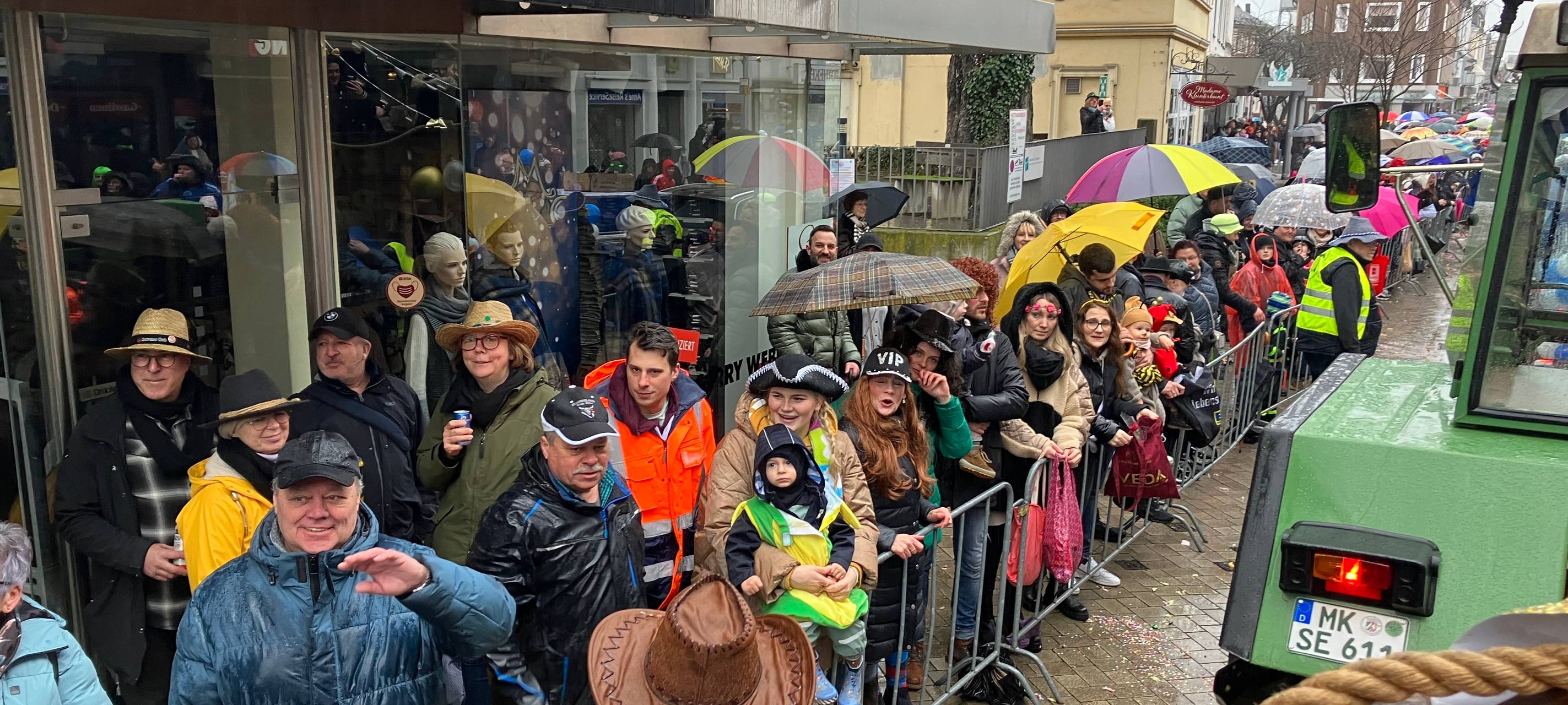 Friedlicher Karnevalszug in Menden