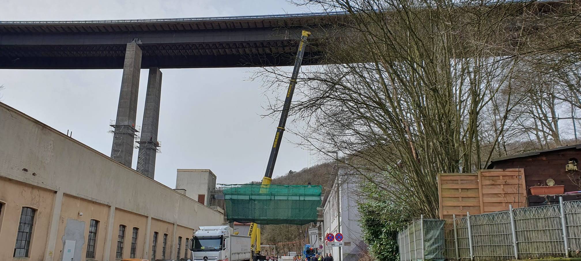 Containerschutzwall an A45 Rahmedetalbrücke in Lüdenscheid