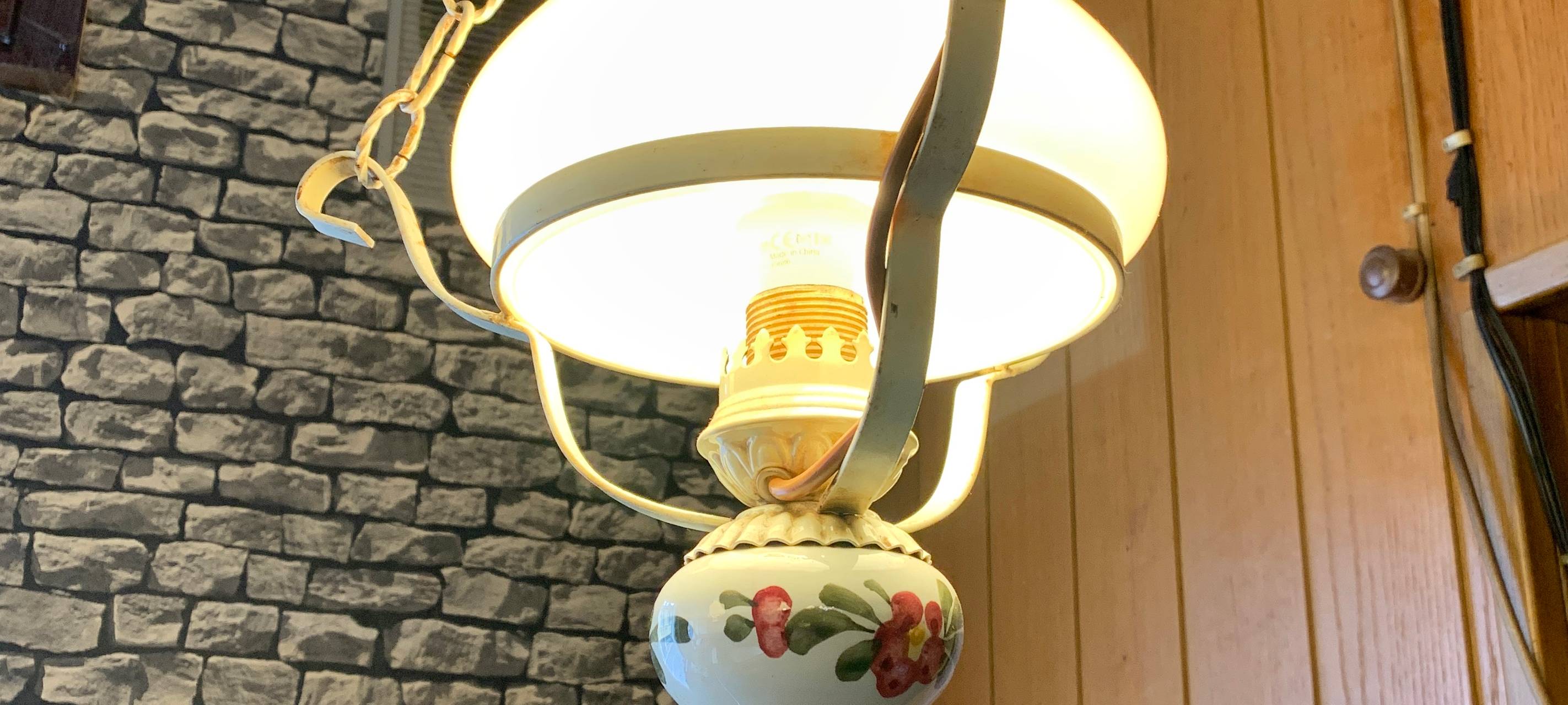 Kneipe im 60er Jahre-Stil als Treffpunkt