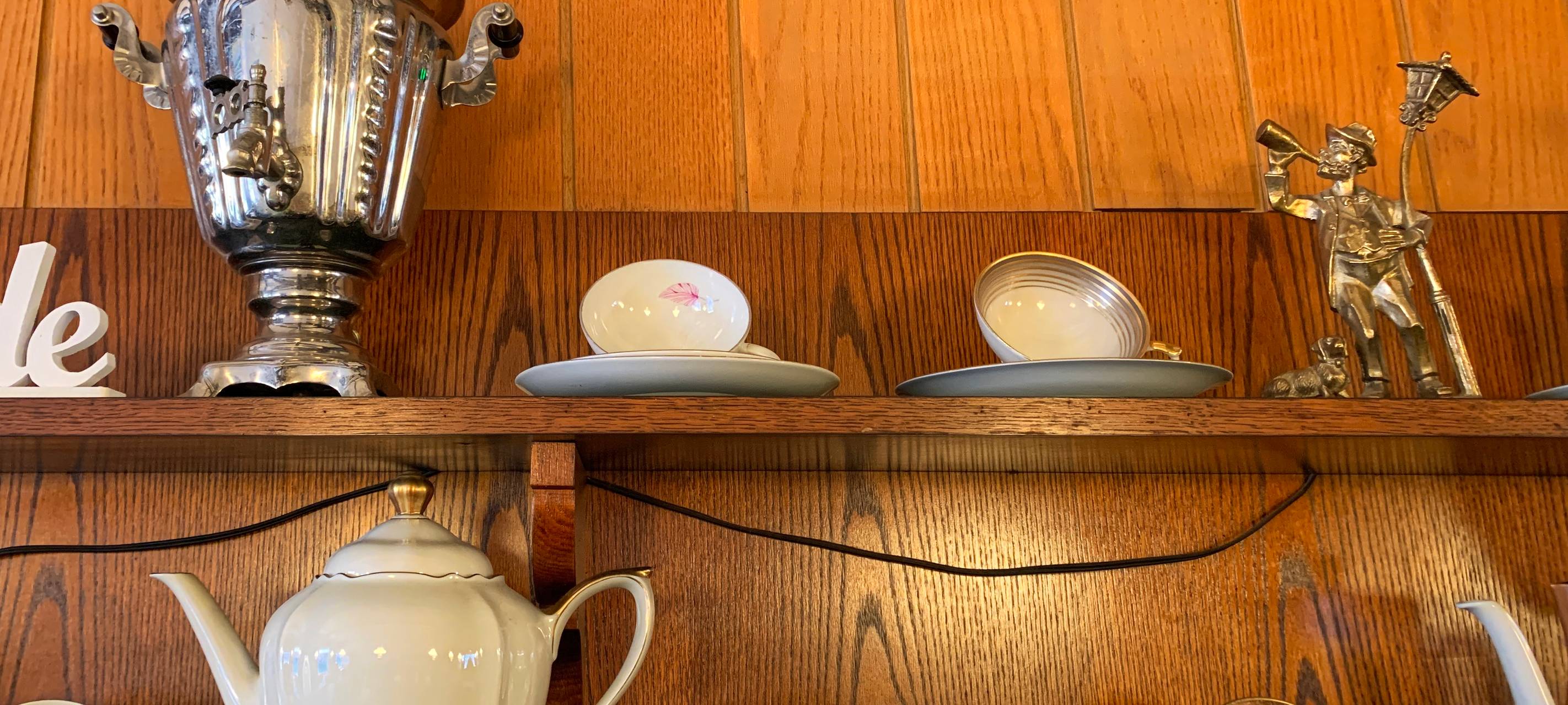 Kneipe im 60er Jahre-Stil als Treffpunkt