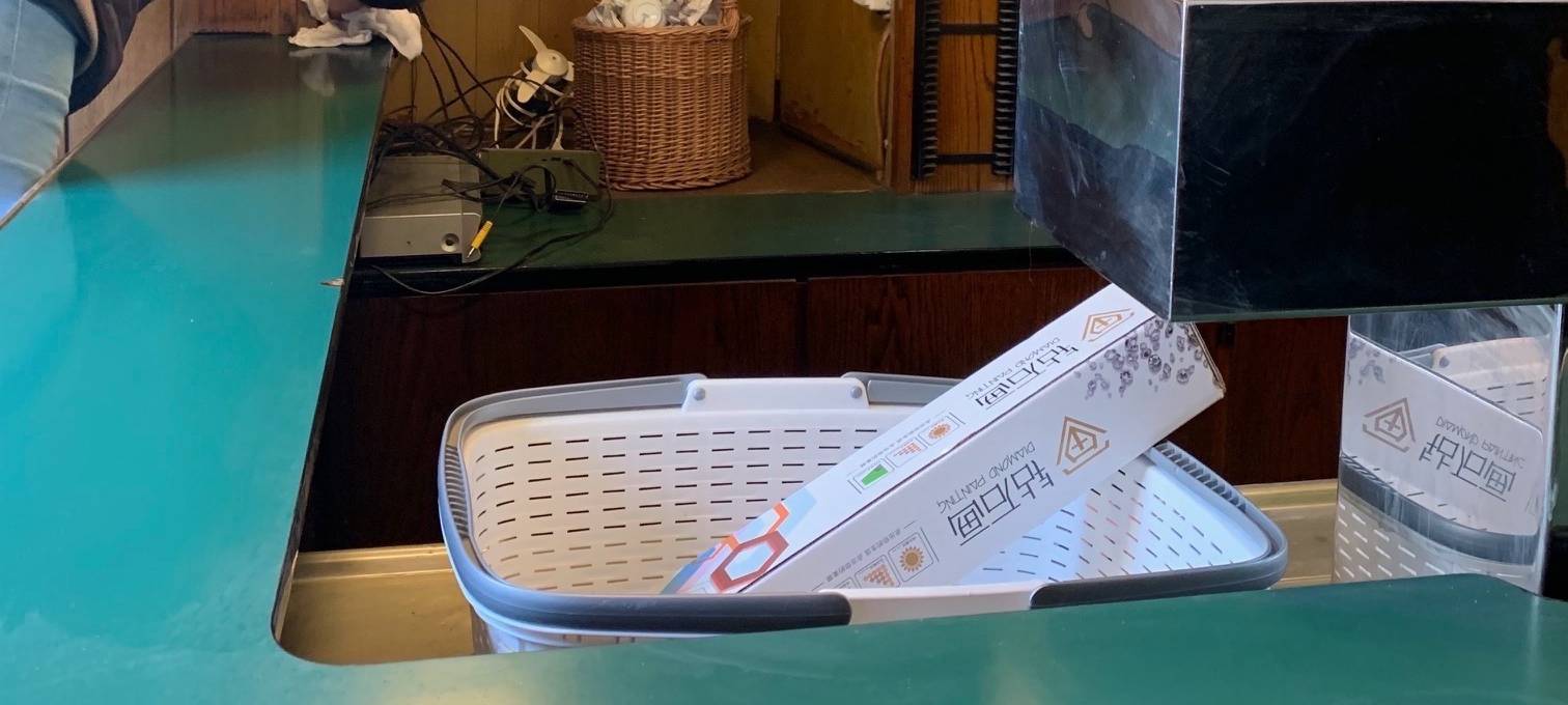 Kneipe im 60er Jahre-Stil als Treffpunkt