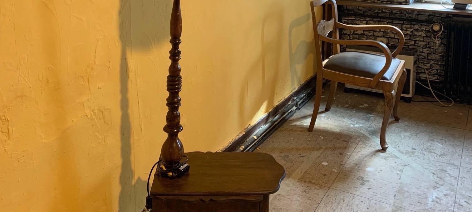 Kneipe im 60er Jahre-Stil als Treffpunkt