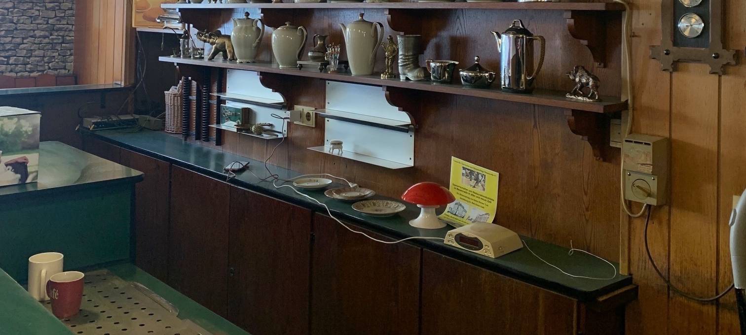 Kneipe im 60er Jahre-Stil als Treffpunkt