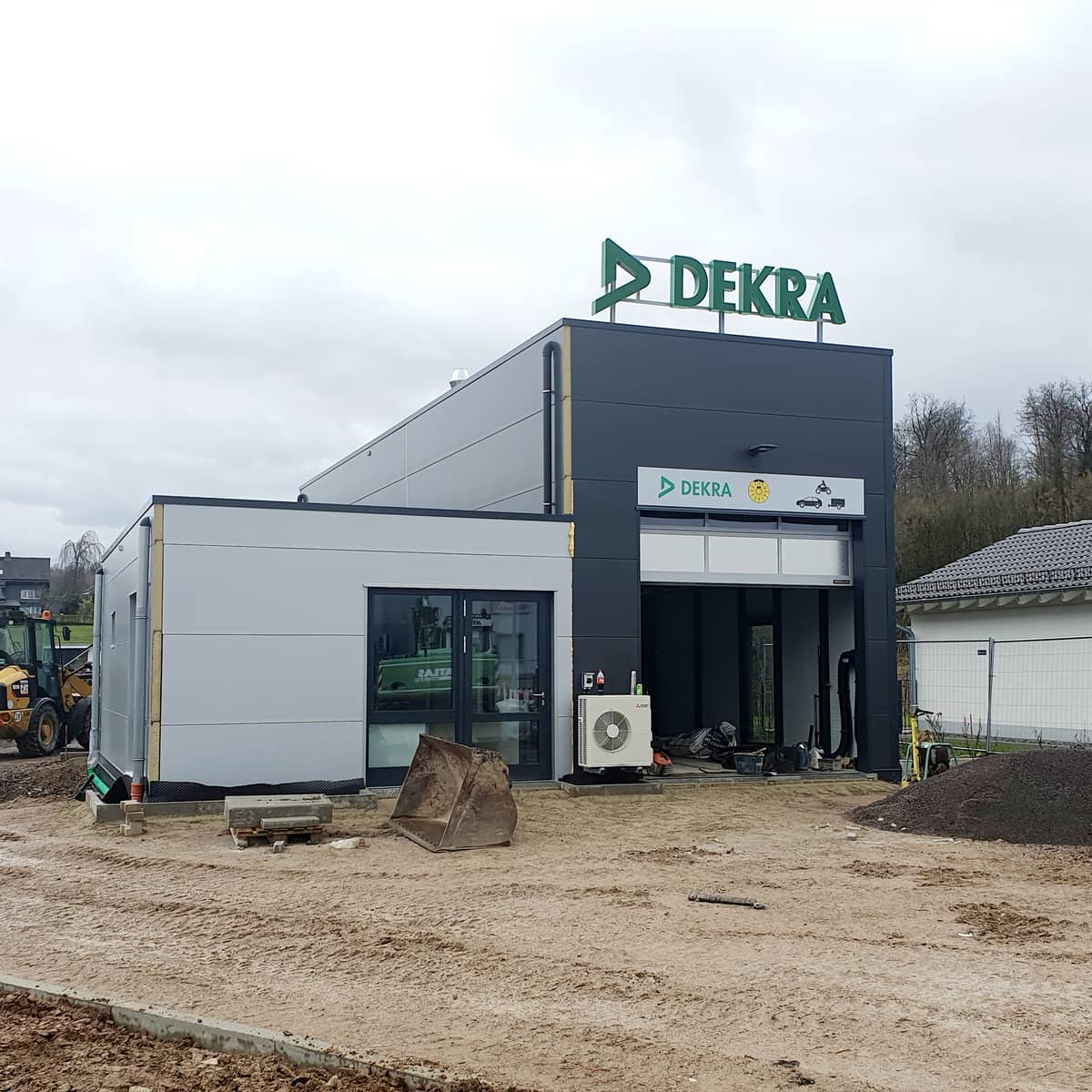 Deckra Rough In Dekra-Station Eppingen – DEKRA Automobil GmbH Station Eppingen in ...