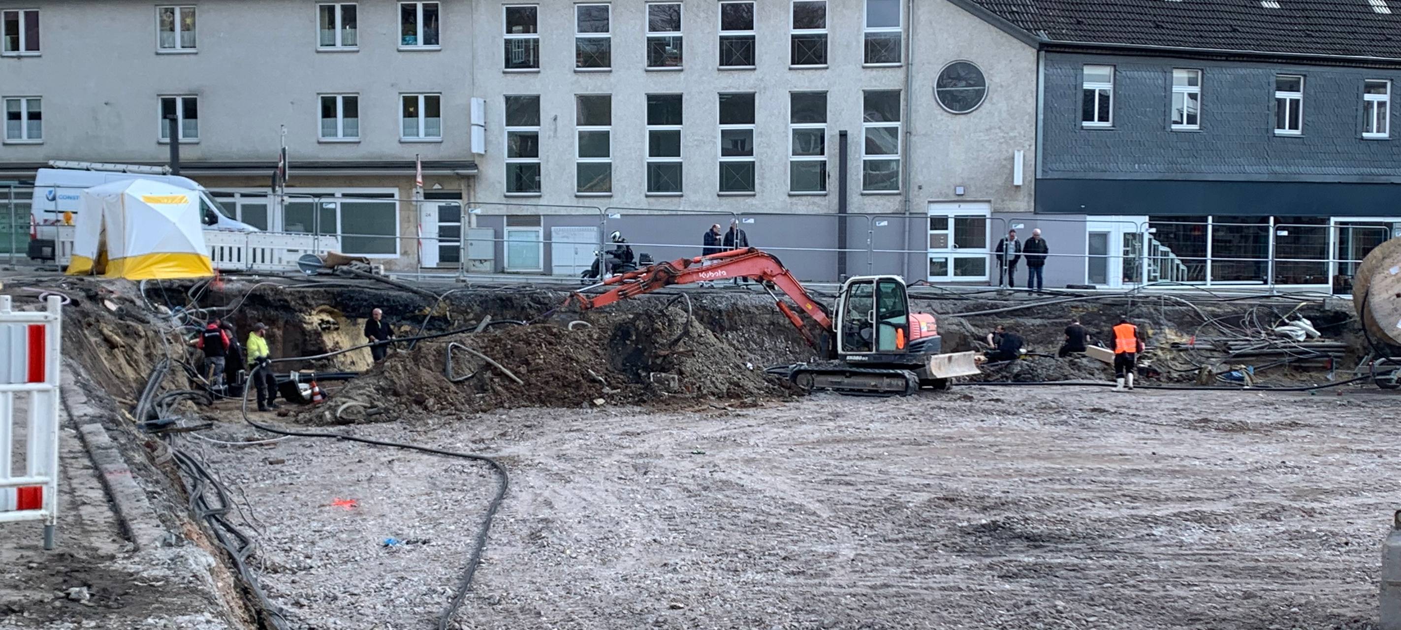 Bagger zerstört Datenkabel in Menden