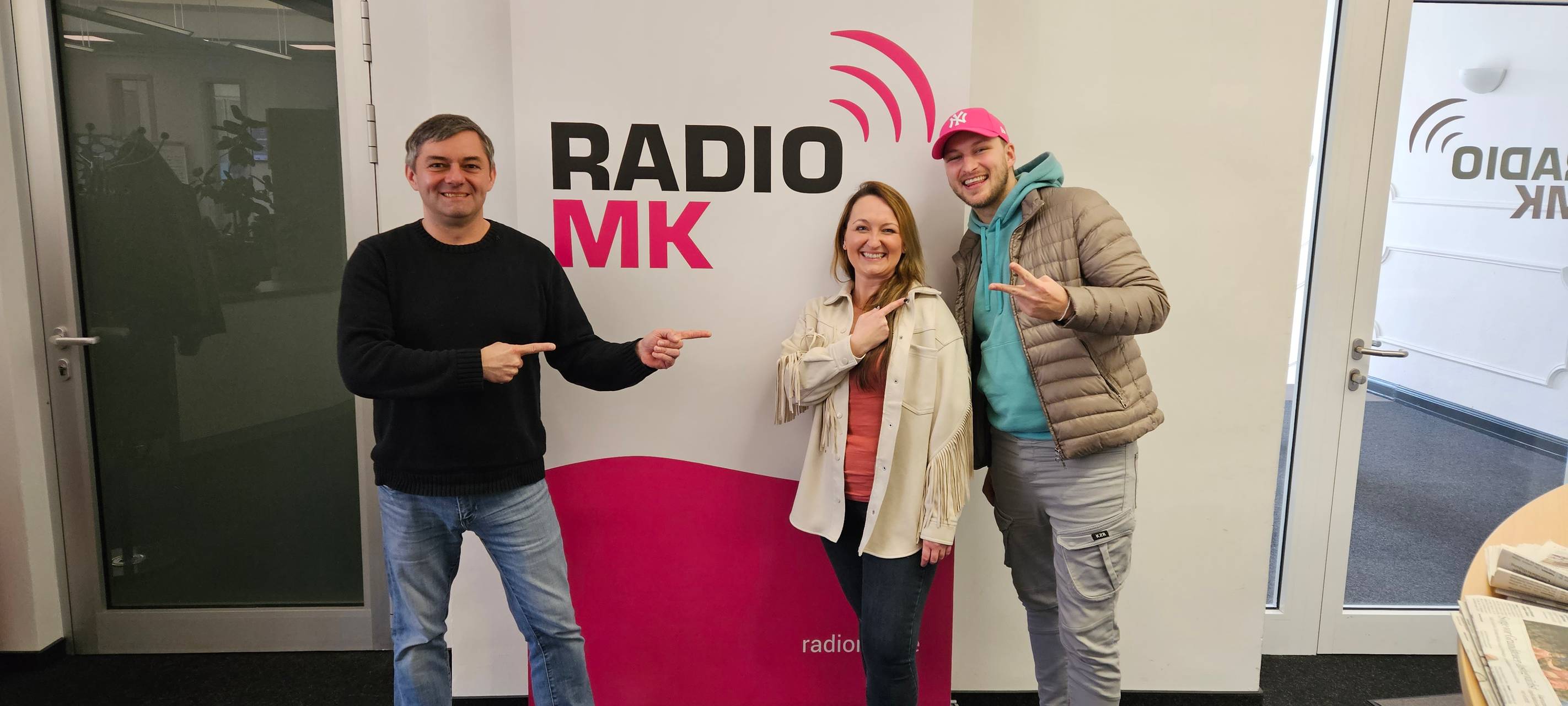 Besuch von DSDS: David Leischik bei Radio MK