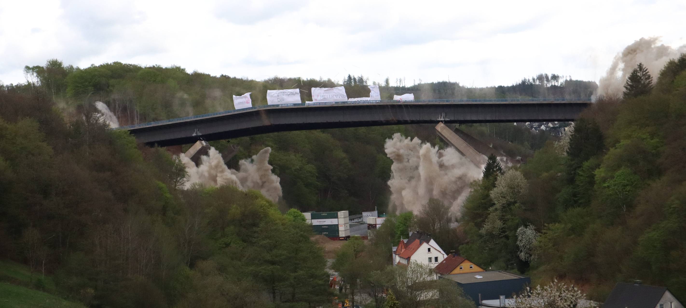 Die A45-Rahmedetalbrücke ist gefallen - Aktuelle Infos