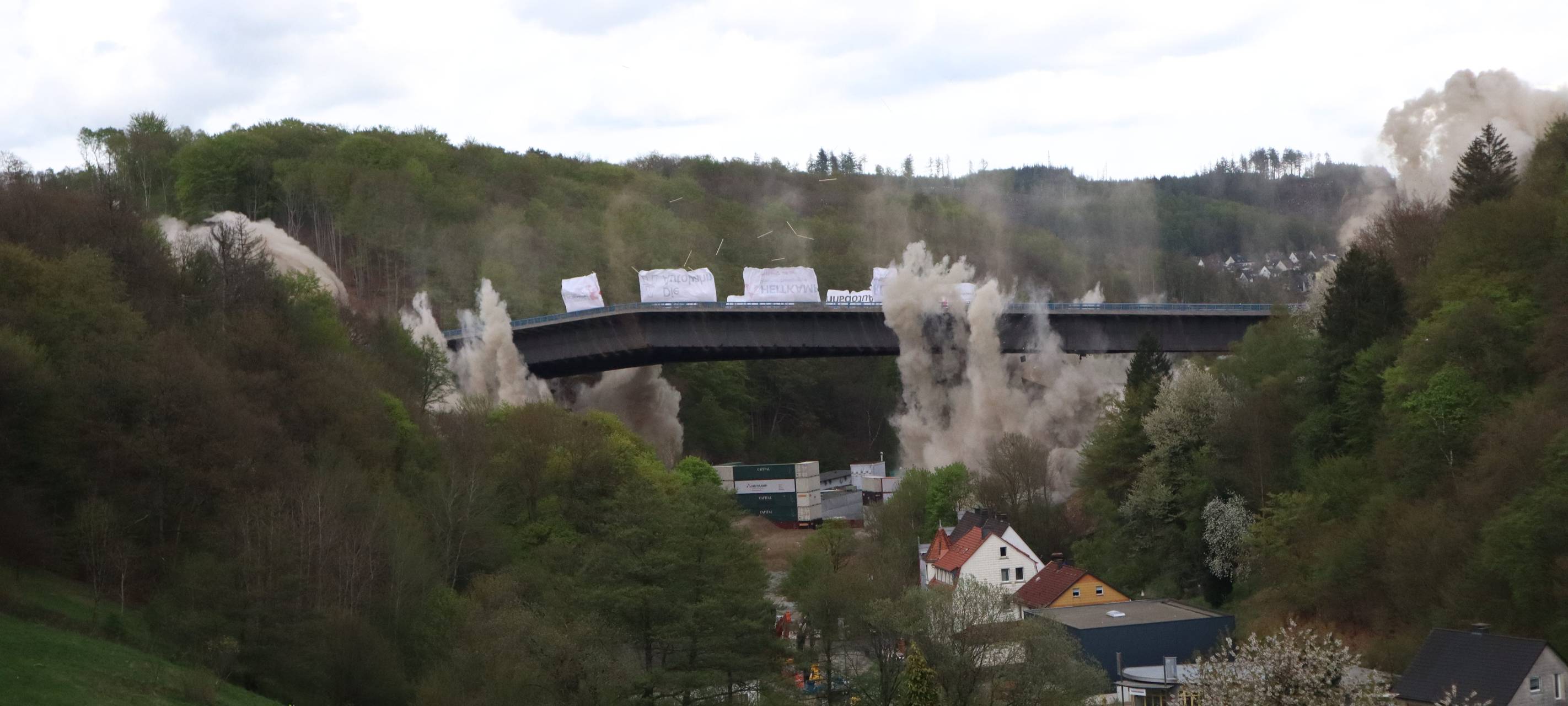 Die A45-Rahmedetalbrücke ist gefallen - Aktuelle Infos