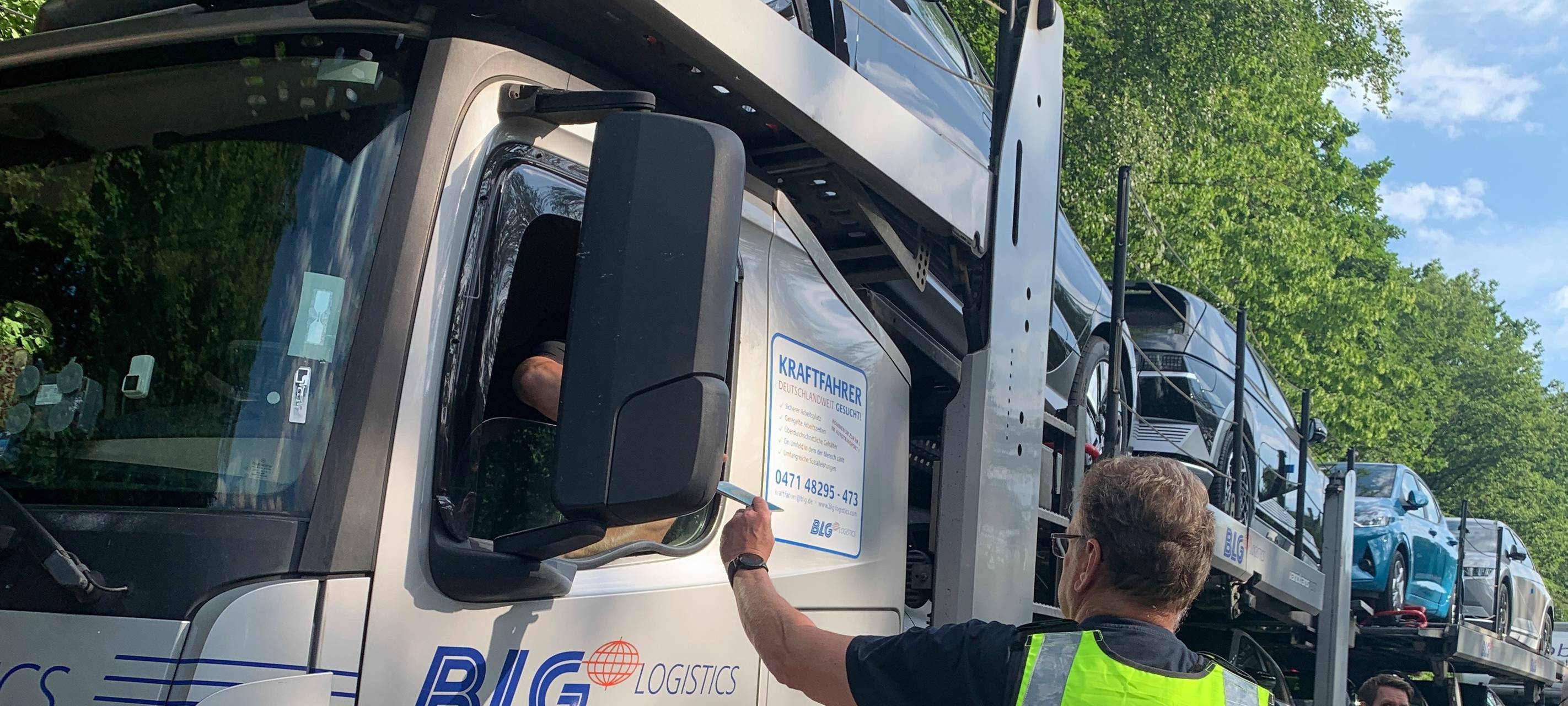 BALM-Mitarbeiter helfen bei Durchfahrtskontrollen in Lüdenscheid