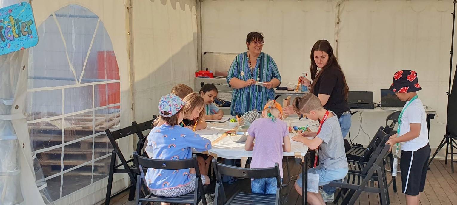 Kinder erschaffen eigene Stadt in Iserlohn