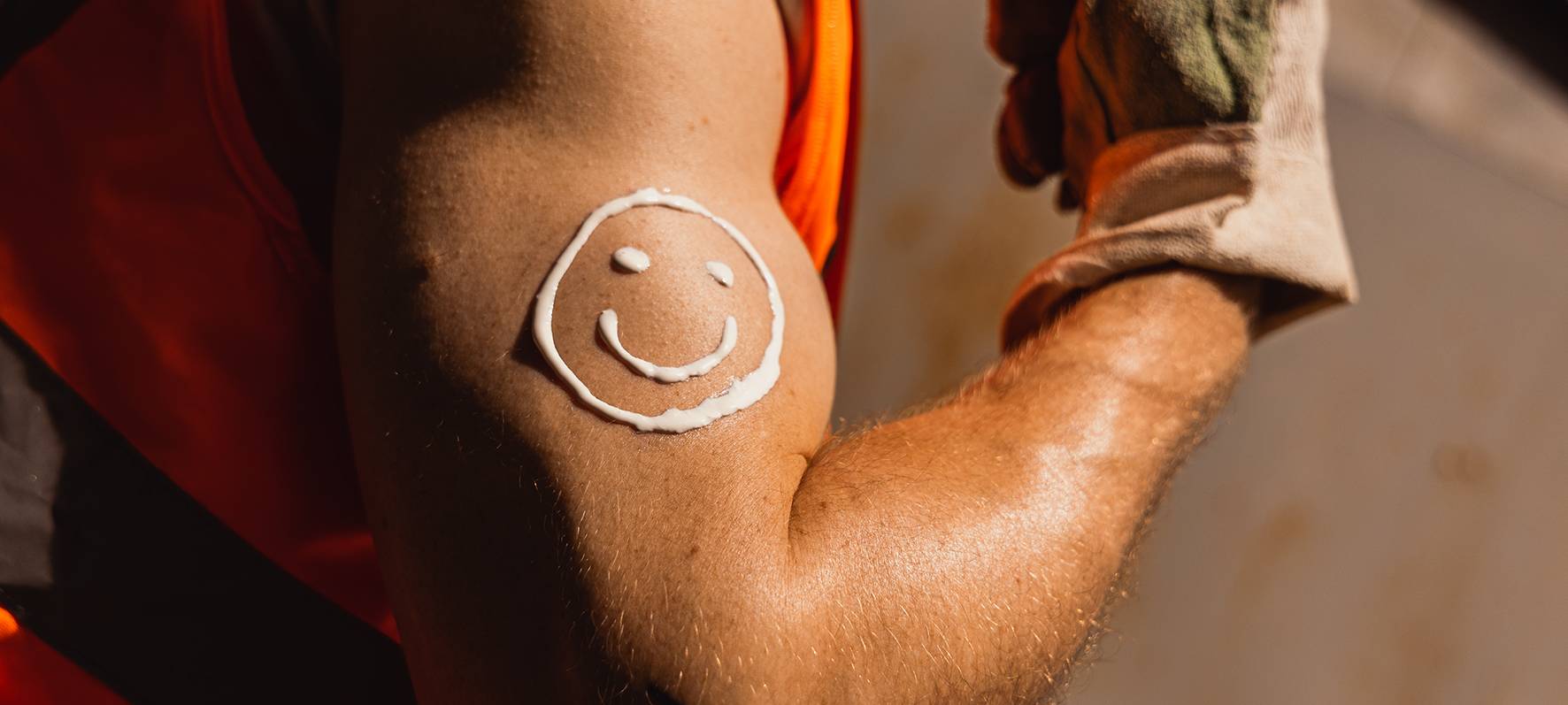 Gratis-Sonnencreme für Bauarbeiter im Märkischen Kreis gefordert