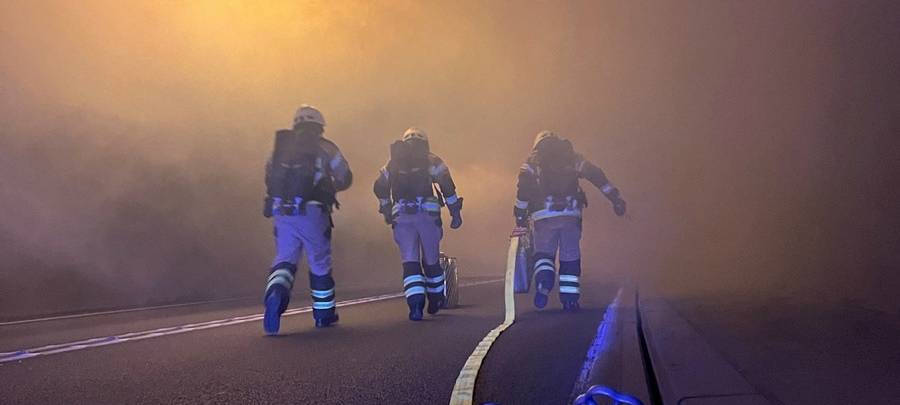 Großangelegte Feuerwehrübung im Hestenbergtunnel in Plettenberg
