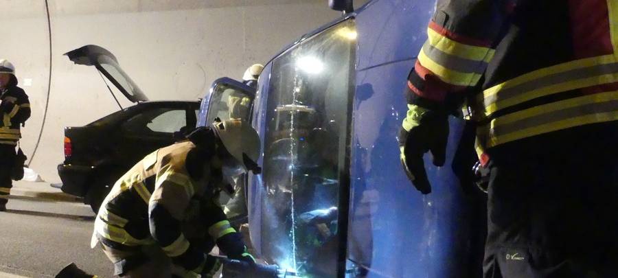 Großangelegte Feuerwehrübung im Hestenbergtunnel in Plettenberg