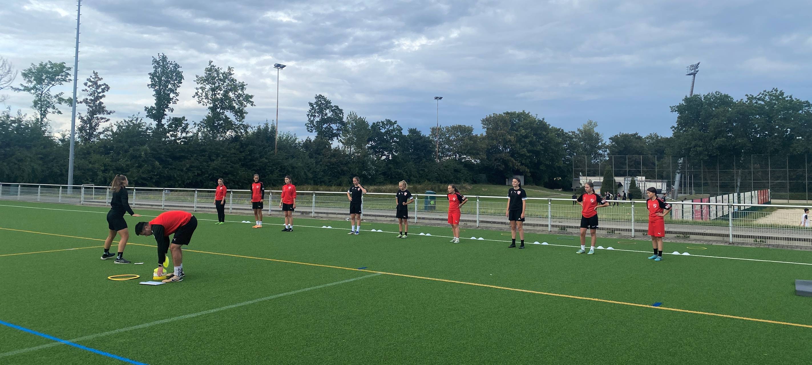 Frauenfußball boomt auch im Märkischen Kreis: B-Juniorinnen FC Iserlohn