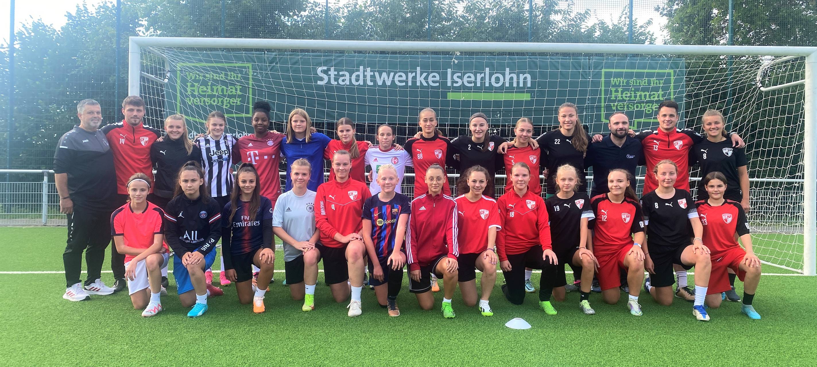 Frauenfußball boomt auch im Märkischen Kreis: B-Juniorinnen FC Iserlohn