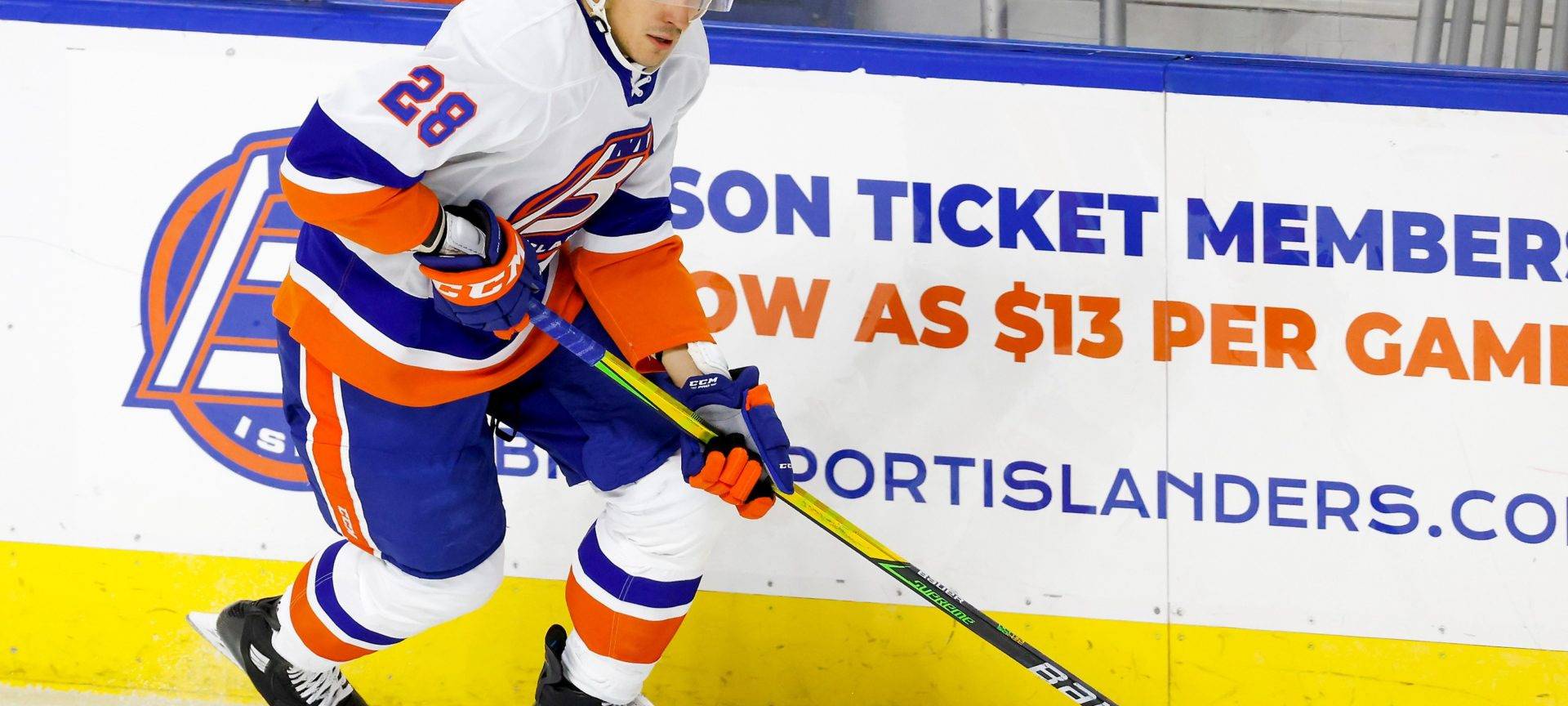 Michael Dal Colle im Trikot der Bridgeport Islanders.