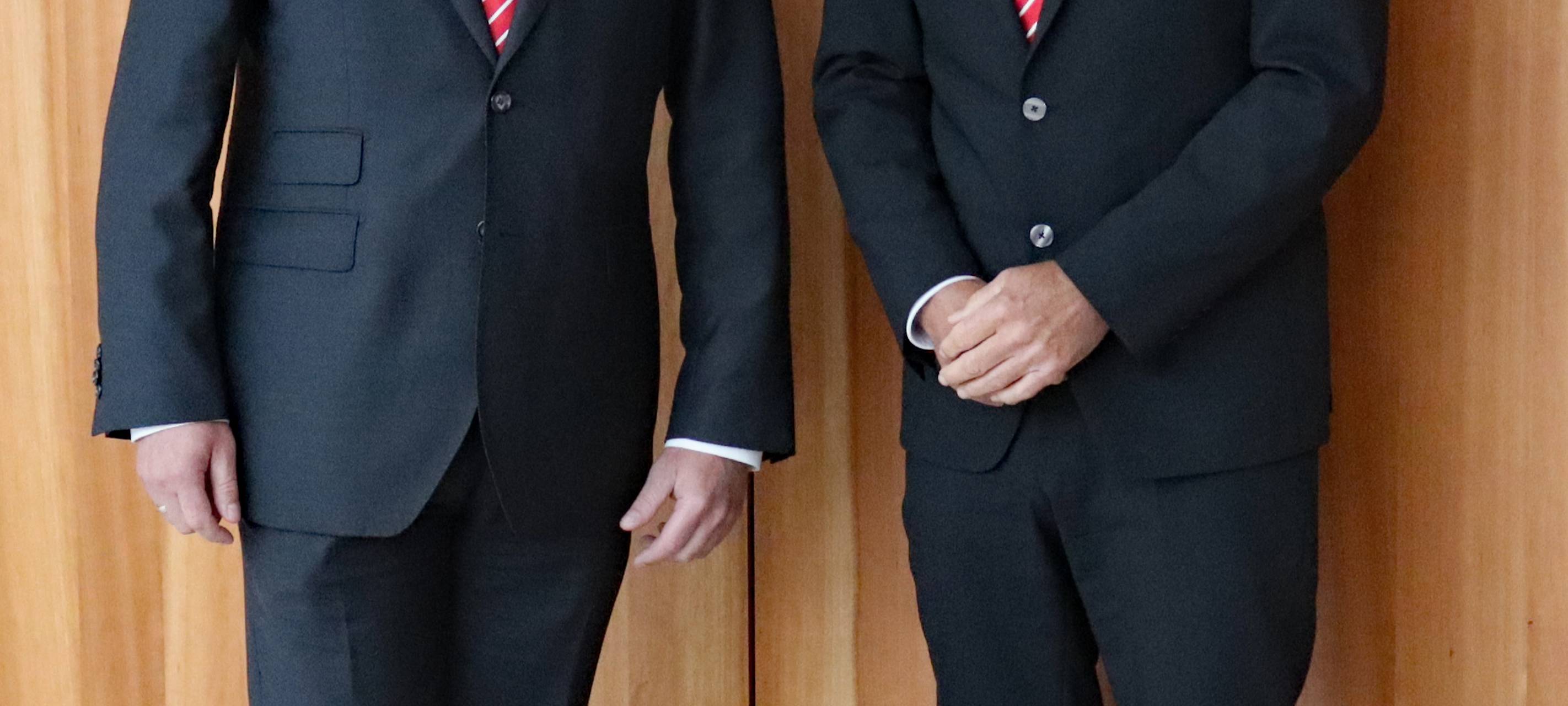 Vorstandsvorsitzender der Sparkasse an Volme und Ruhr Frank Walter (rechts) und der stellvertretende Vorstandsvorsitzende Markus Hack.