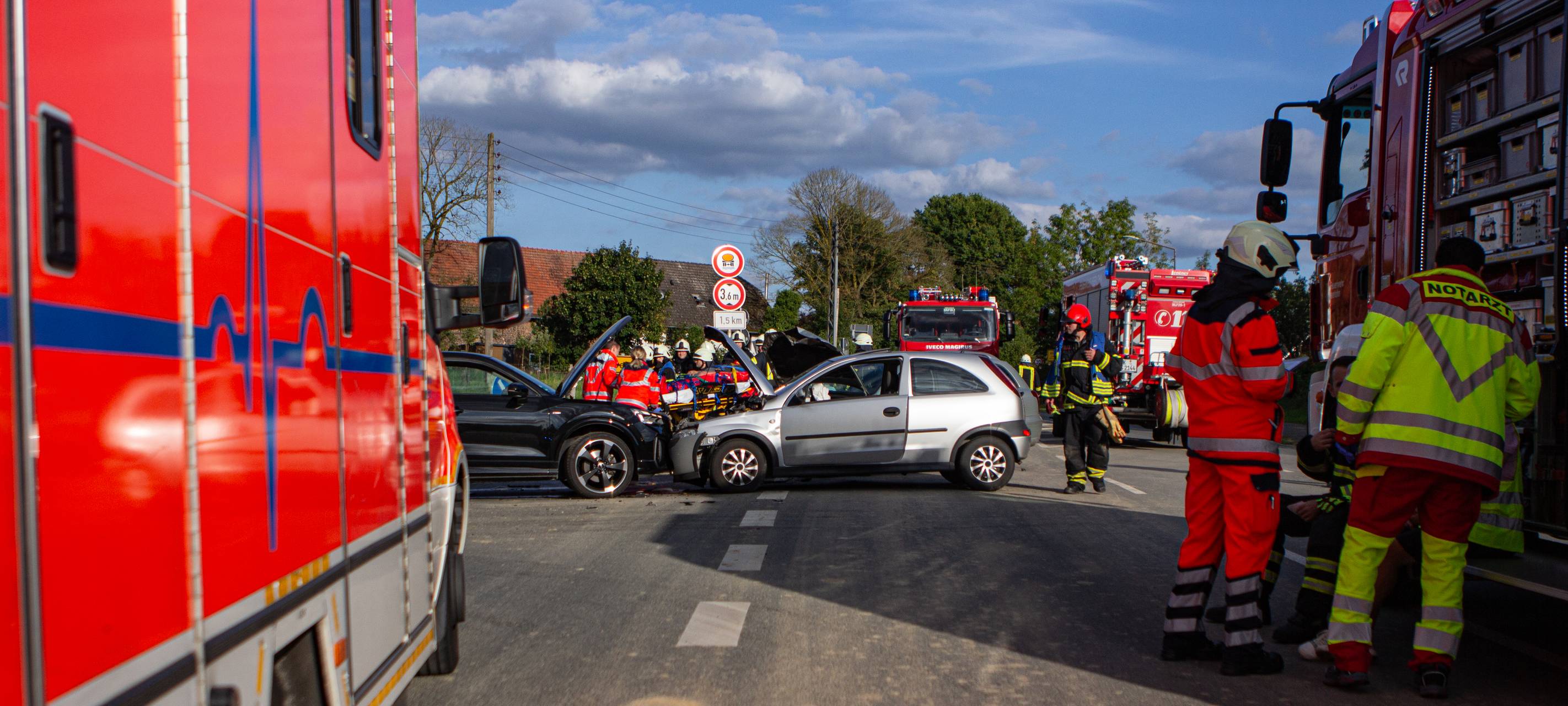Unfall auf der Rheinener Straße in Iserlohn: Mehrere Fahrzeuge beteiligt