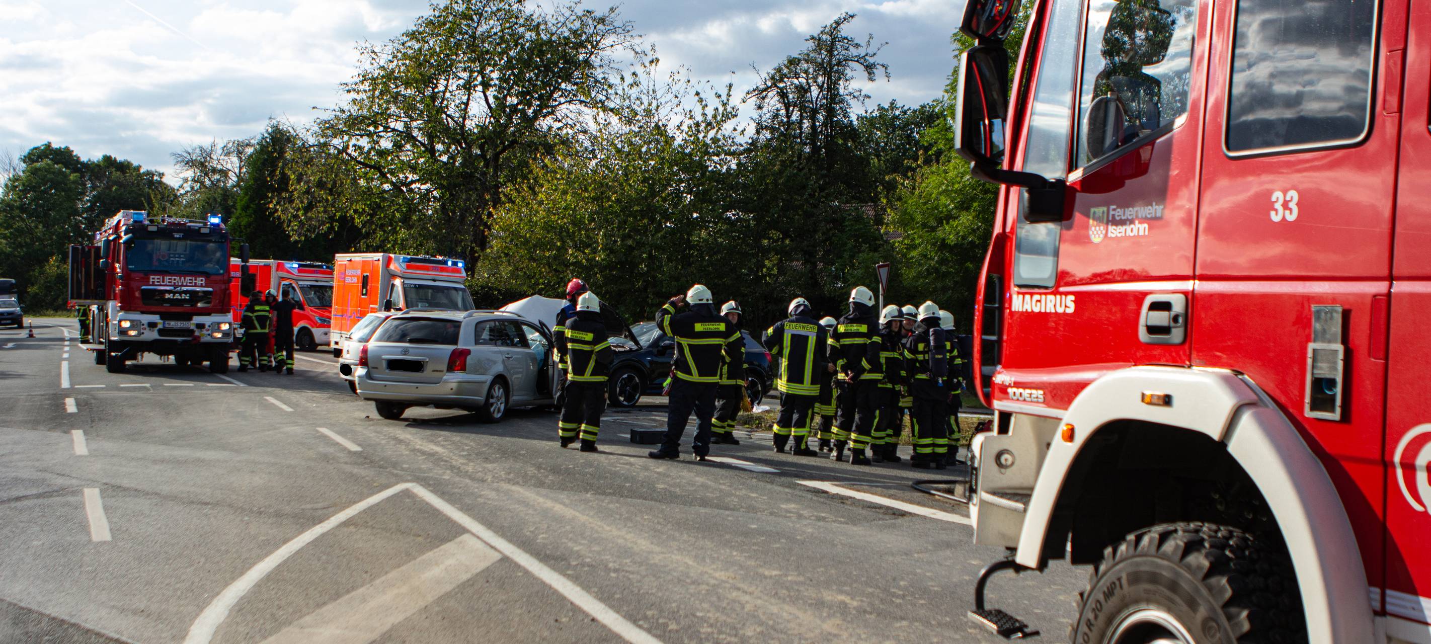 Unfall auf der Rheinener Straße in Iserlohn: Mehrere Fahrzeuge beteiligt