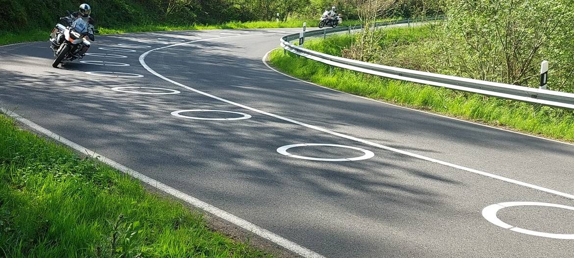 Motorradunfälle im Märkischen Kreis: Ein Todesfall und fast 40 Schwerverletzte