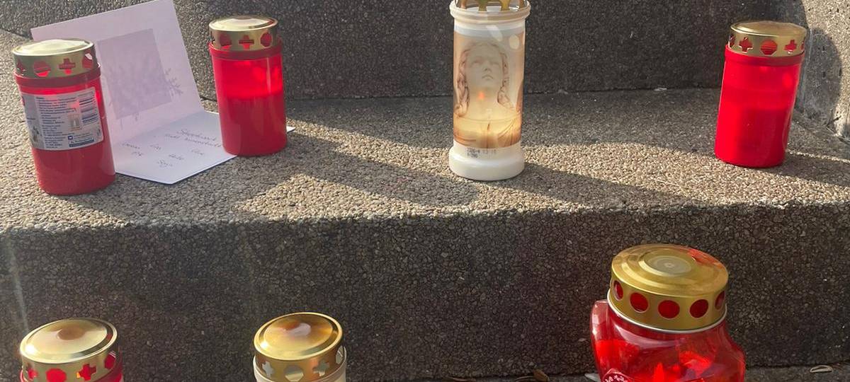 Kerzen auf einer Treppe