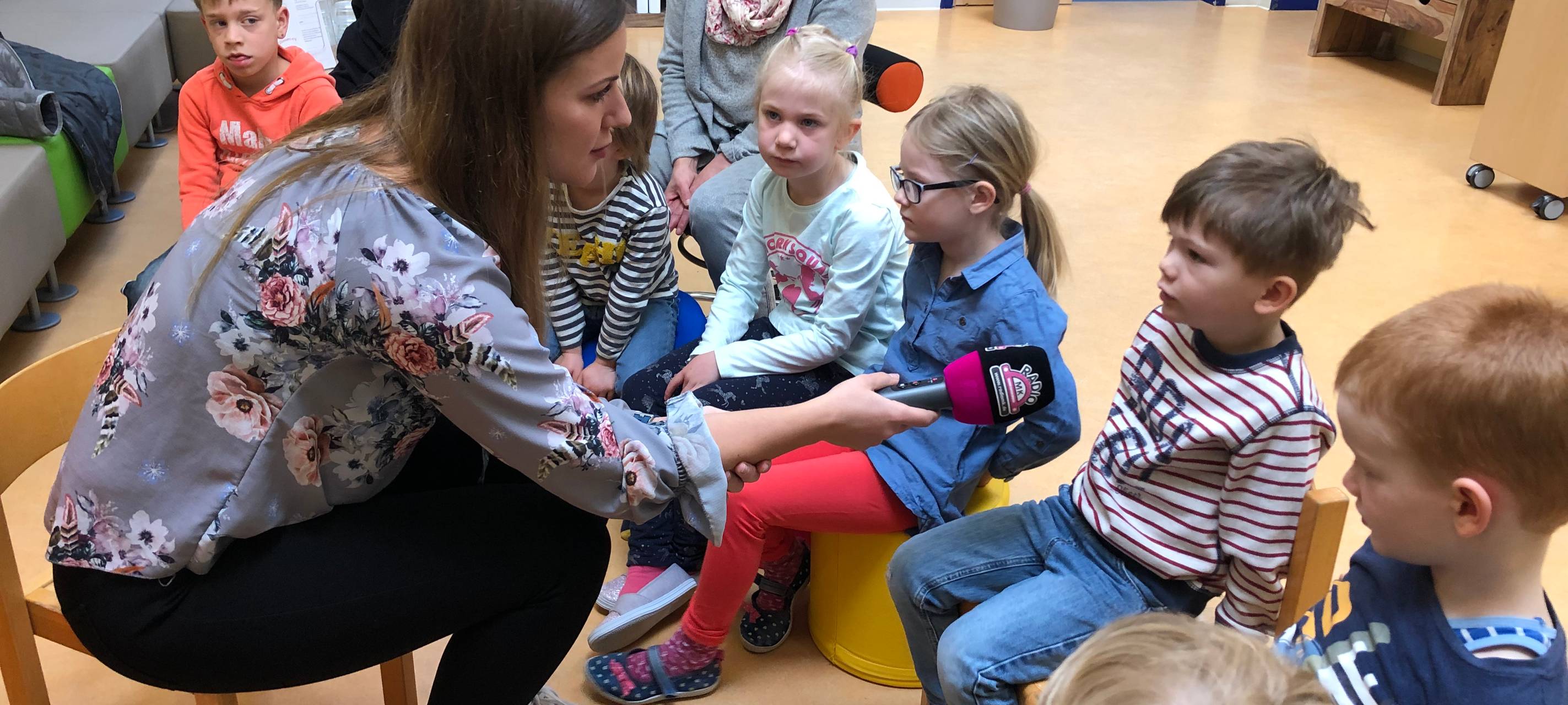 Küken zu Besuch in der Kita Abenteuerland Iserlohn