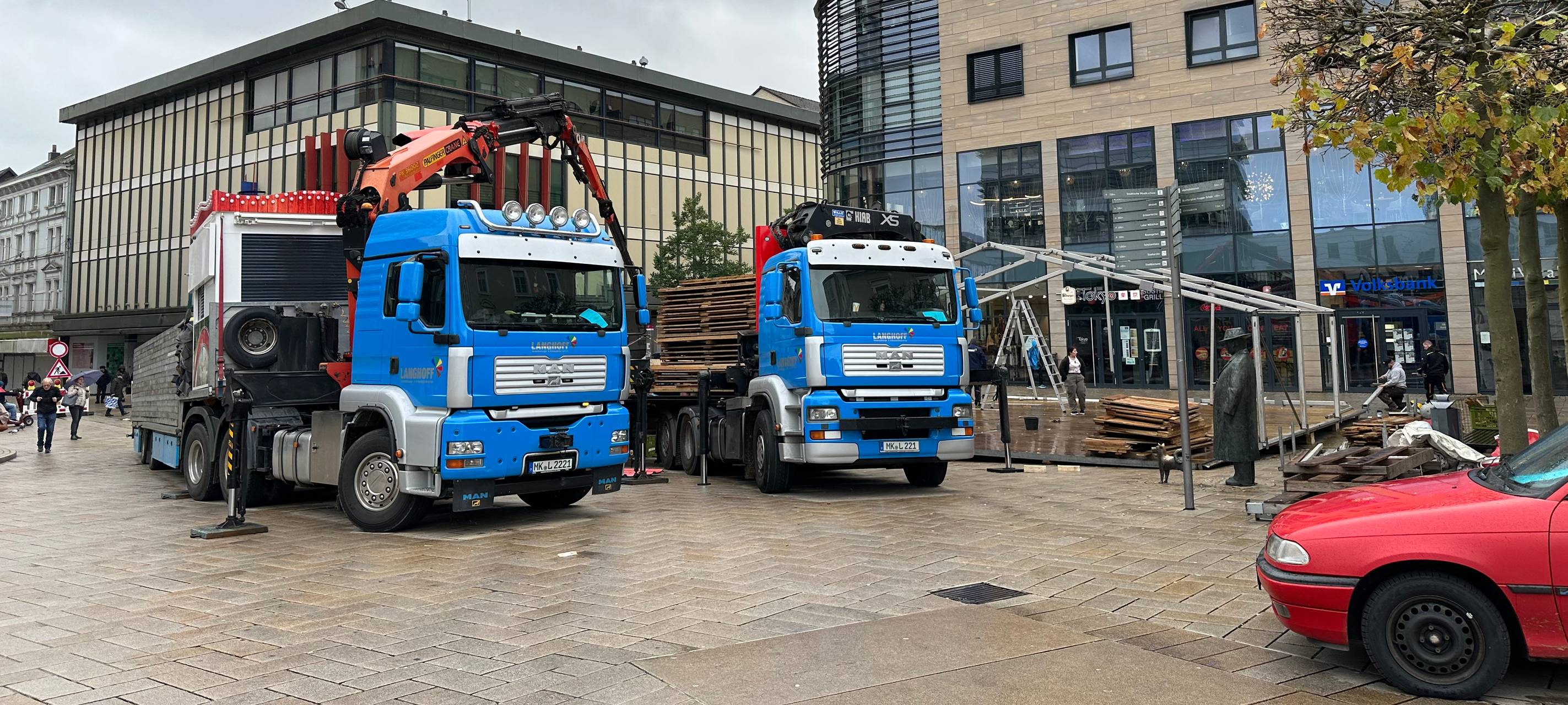 Aufbaustart auf Weihnachtsmärkten in Iserlohn und Lüdenscheid