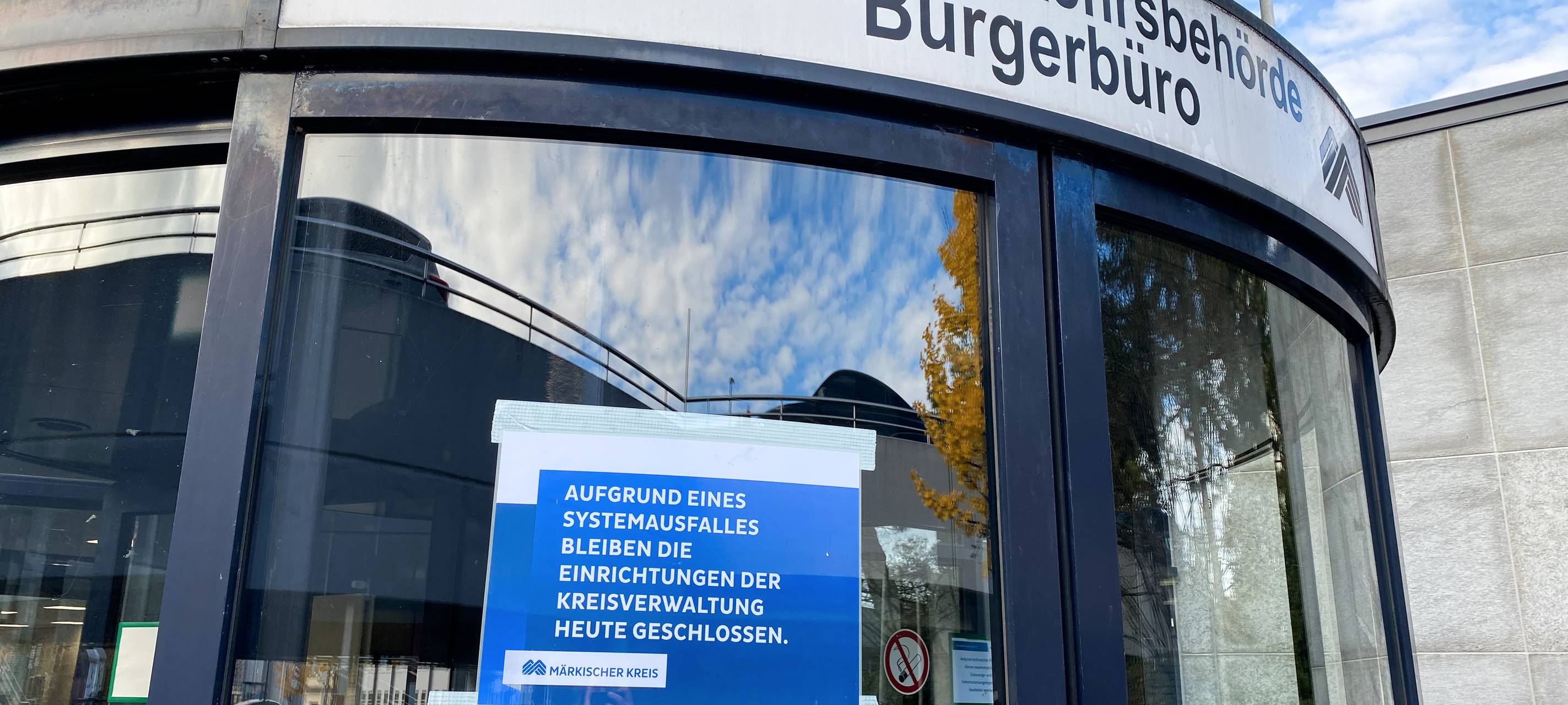 Mehrere Tausend Zulassungen für den Märkischen Kreis konnten trotz des Hacker-Angriffs mit Anmeldungen in anderen Kreisen, wie Dortmund sowie den Kreisen Mettmann, Ennepe-Ruhr und Borken durchgeführt werden.