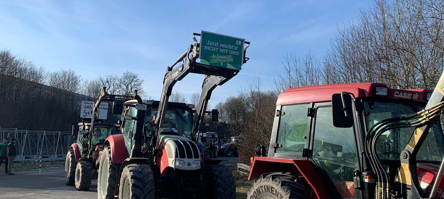 Bauern-Proteste im Märkischen Kreis: Landwirte setzen ein Zeichen