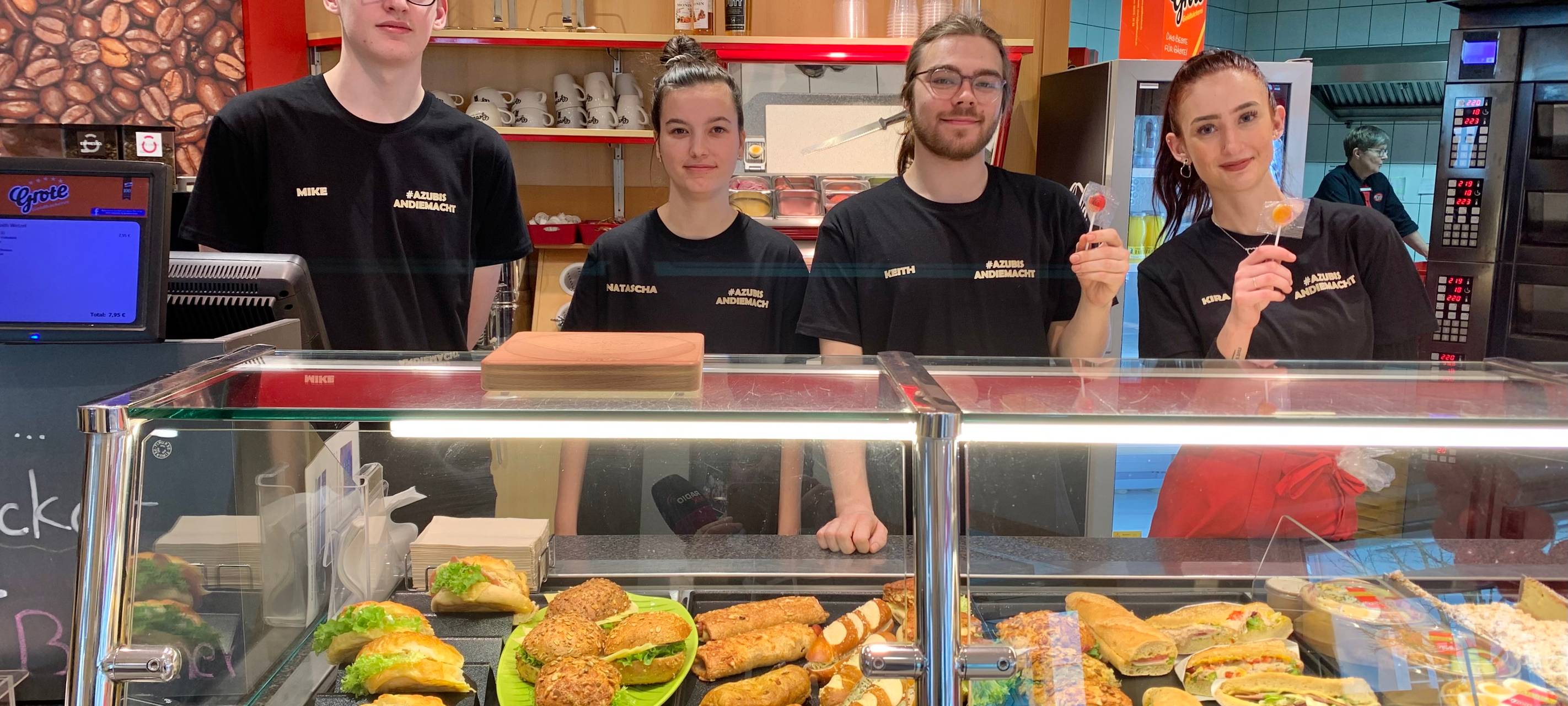 Mike, Natascha, Keith und Kira freuen sich, auch mal ohne Ansagen vom Chef ihr eigenes Ding machen zu können.
