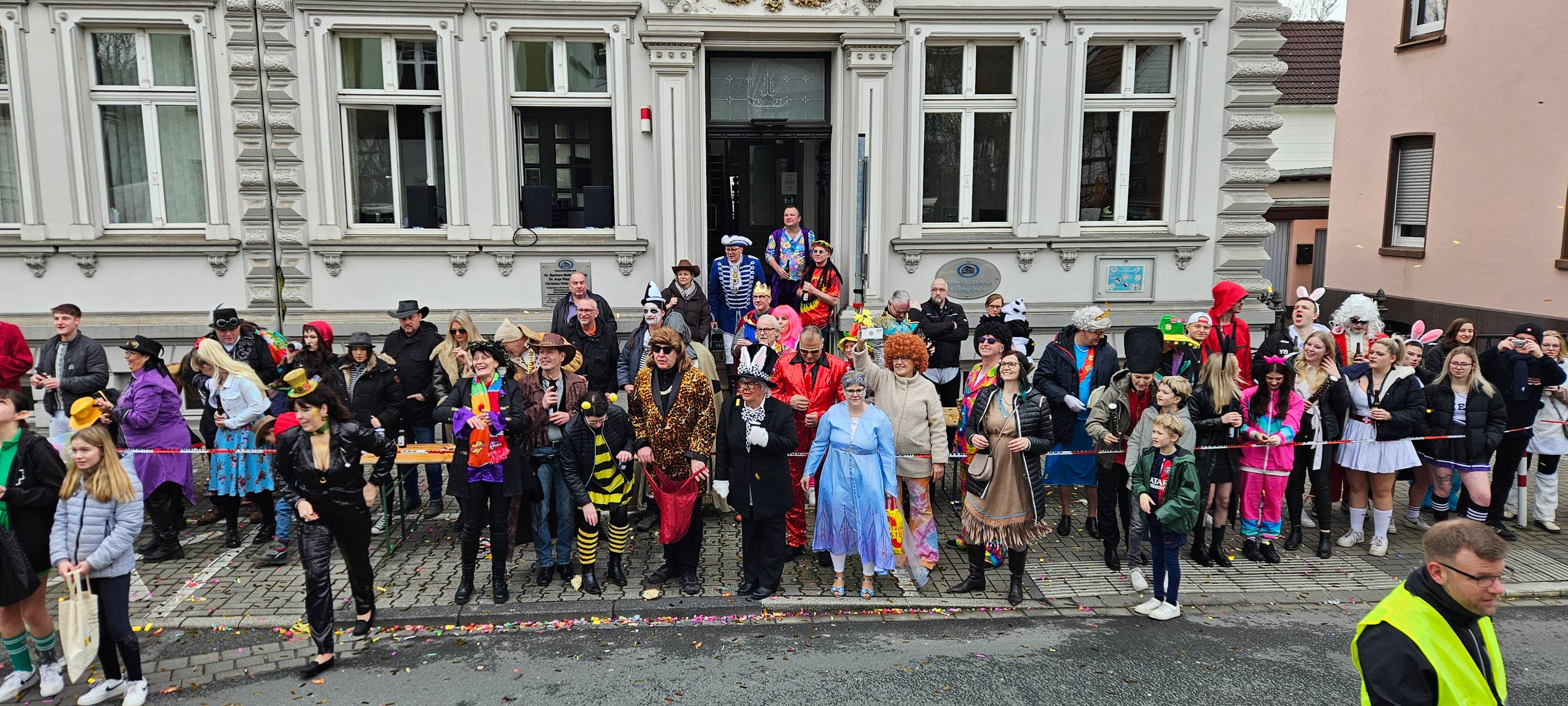 Zehntausende Menschen feiern in Menden