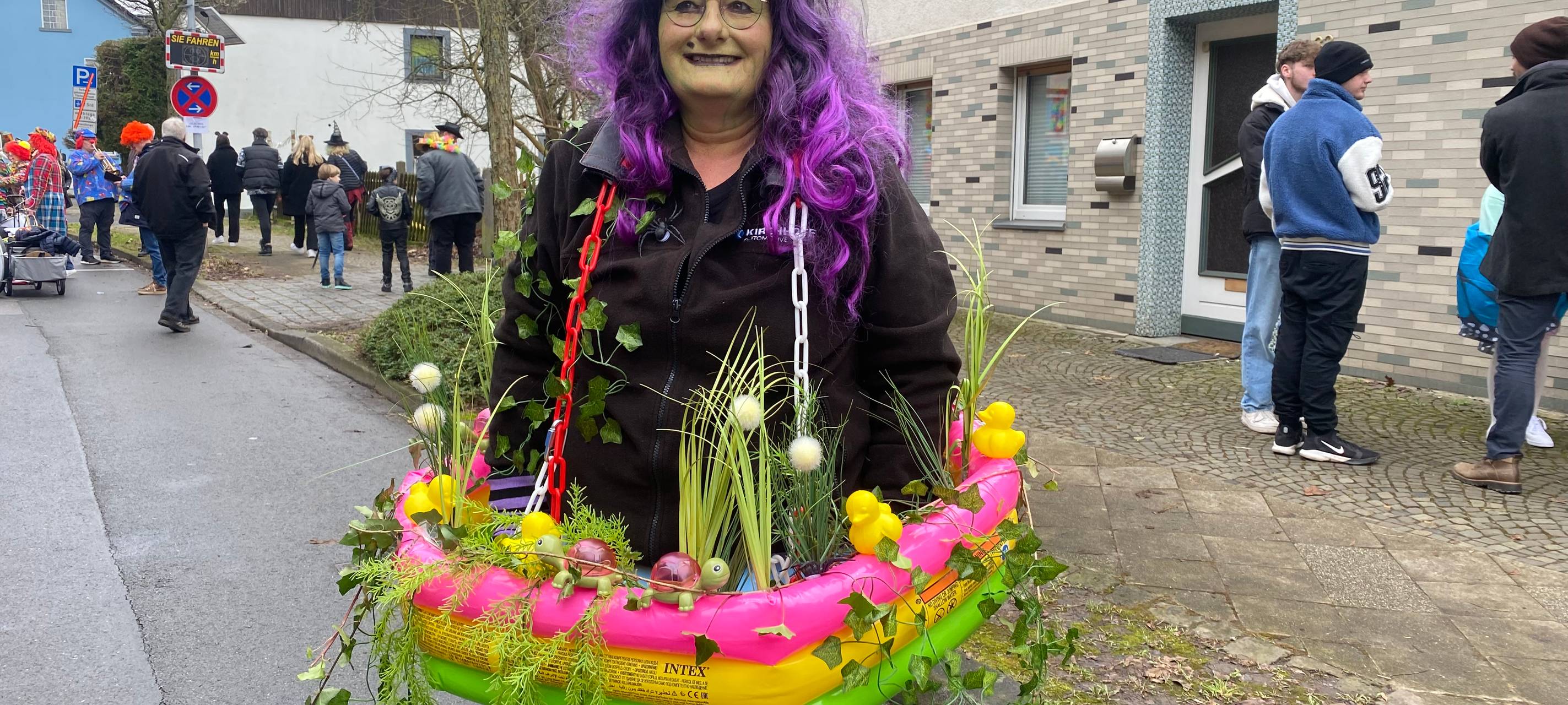 Zehntausende Menschen feiern in Menden