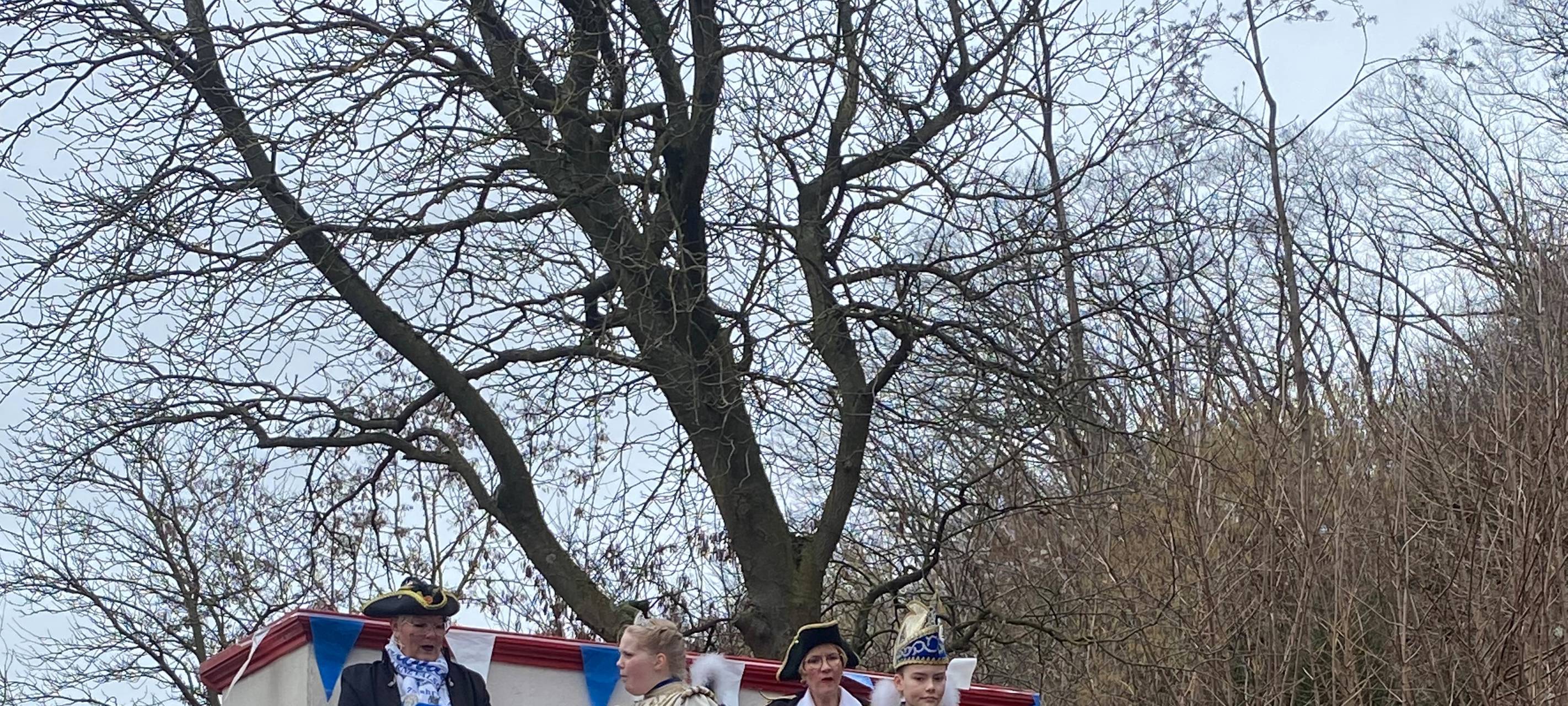 Zehntausende Menschen feiern in Menden